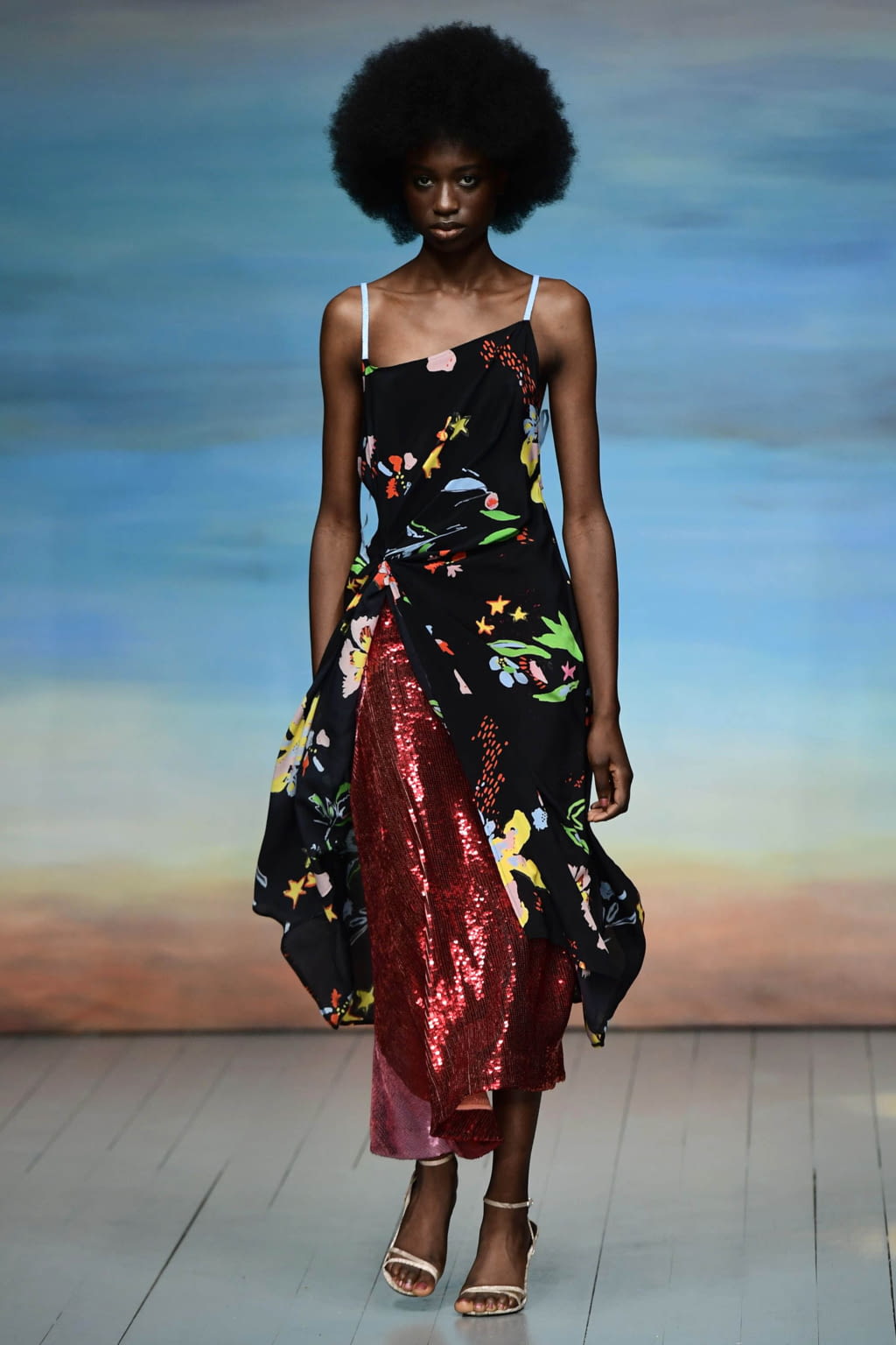 Fashion Week London Spring/Summer 2019 look 29 from the Roberta Einer collection 女装