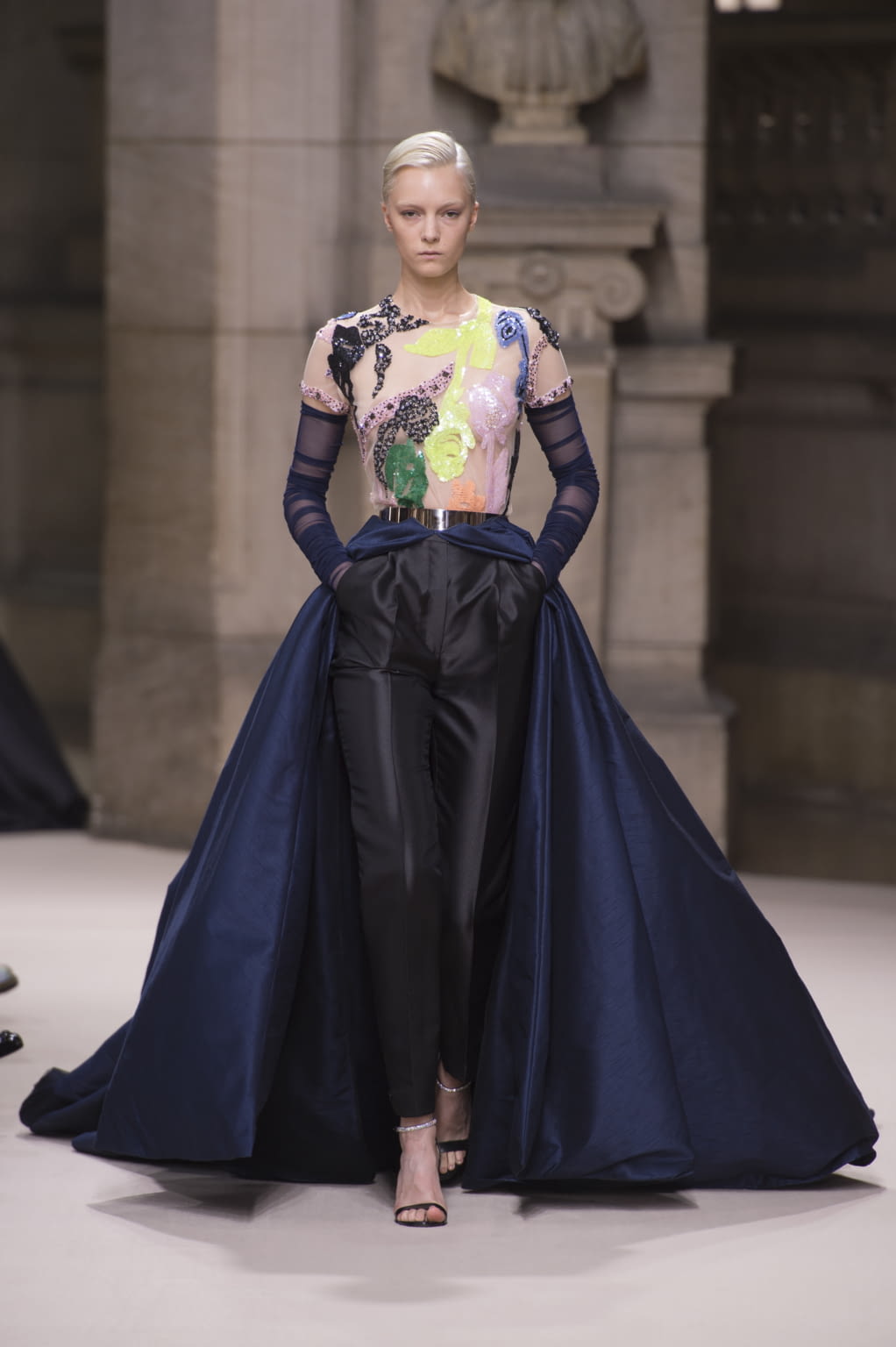Fashion Week Paris Fall/Winter 2018 look 25 from the Galia Lahav collection couture