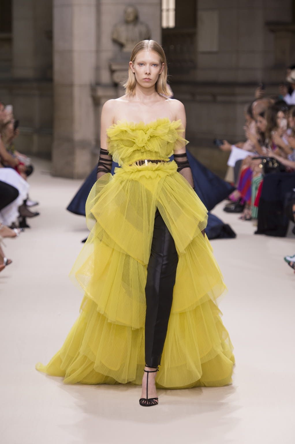 Fashion Week Paris Fall/Winter 2018 look 27 from the Galia Lahav collection couture
