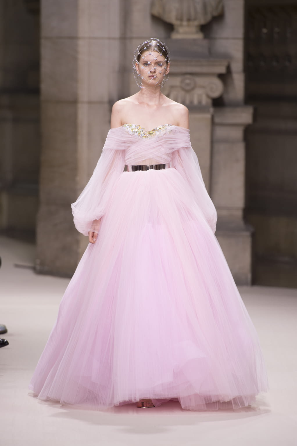Fashion Week Paris Fall/Winter 2018 look 29 from the Galia Lahav collection couture