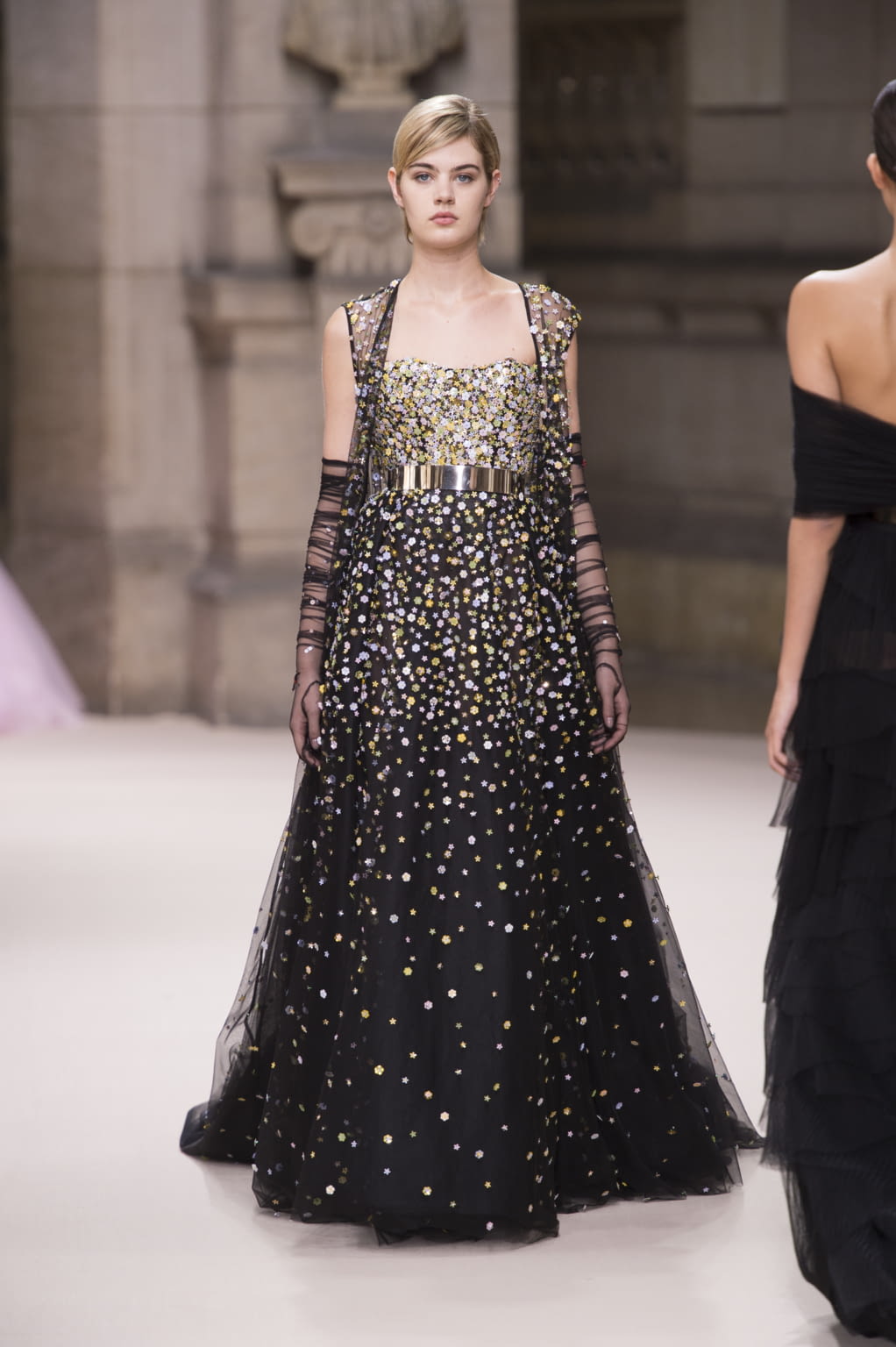 Fashion Week Paris Fall/Winter 2018 look 31 from the Galia Lahav collection 高级定制