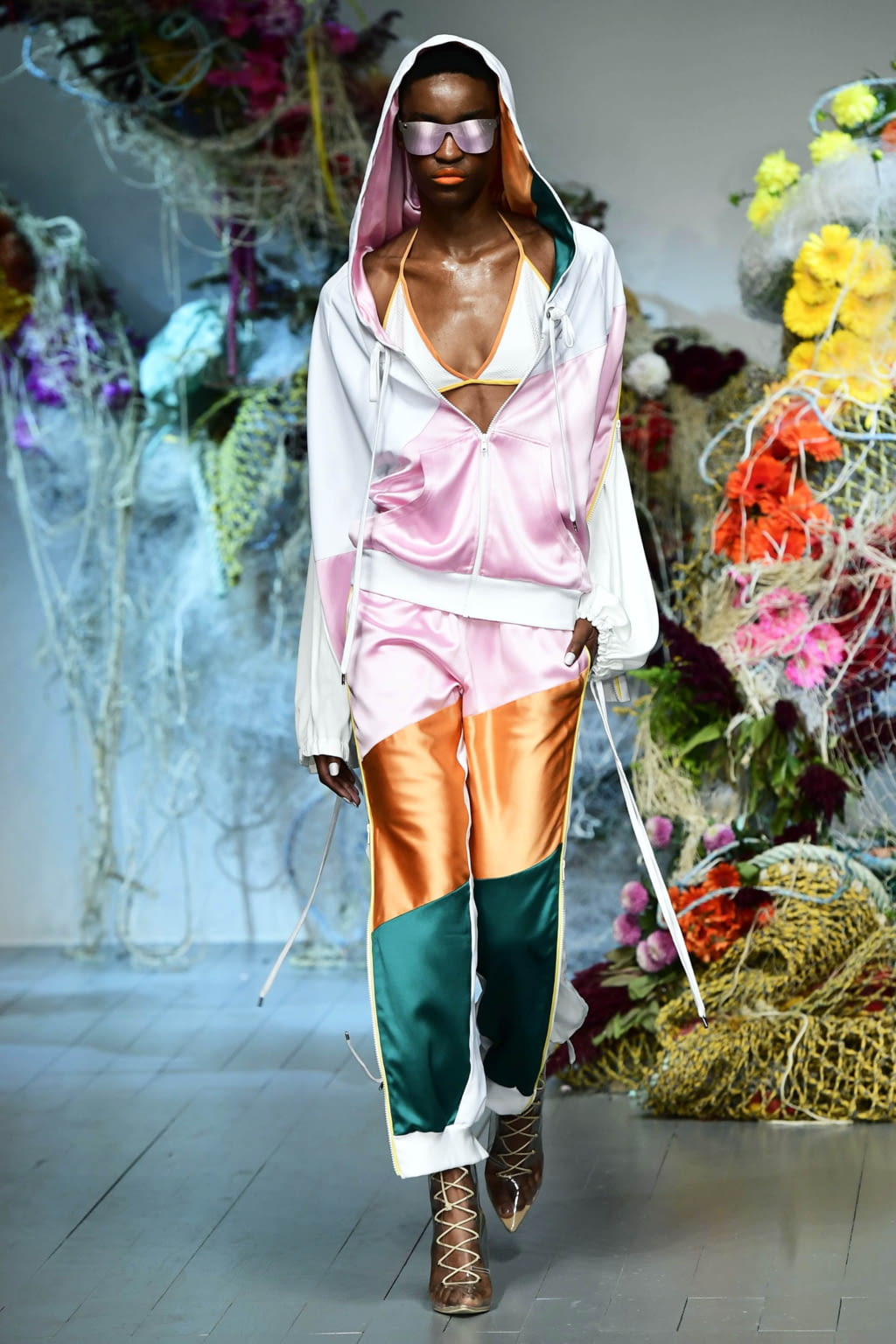 Fashion Week London Spring/Summer 2019 look 14 from the Fyodor Golan collection 女装