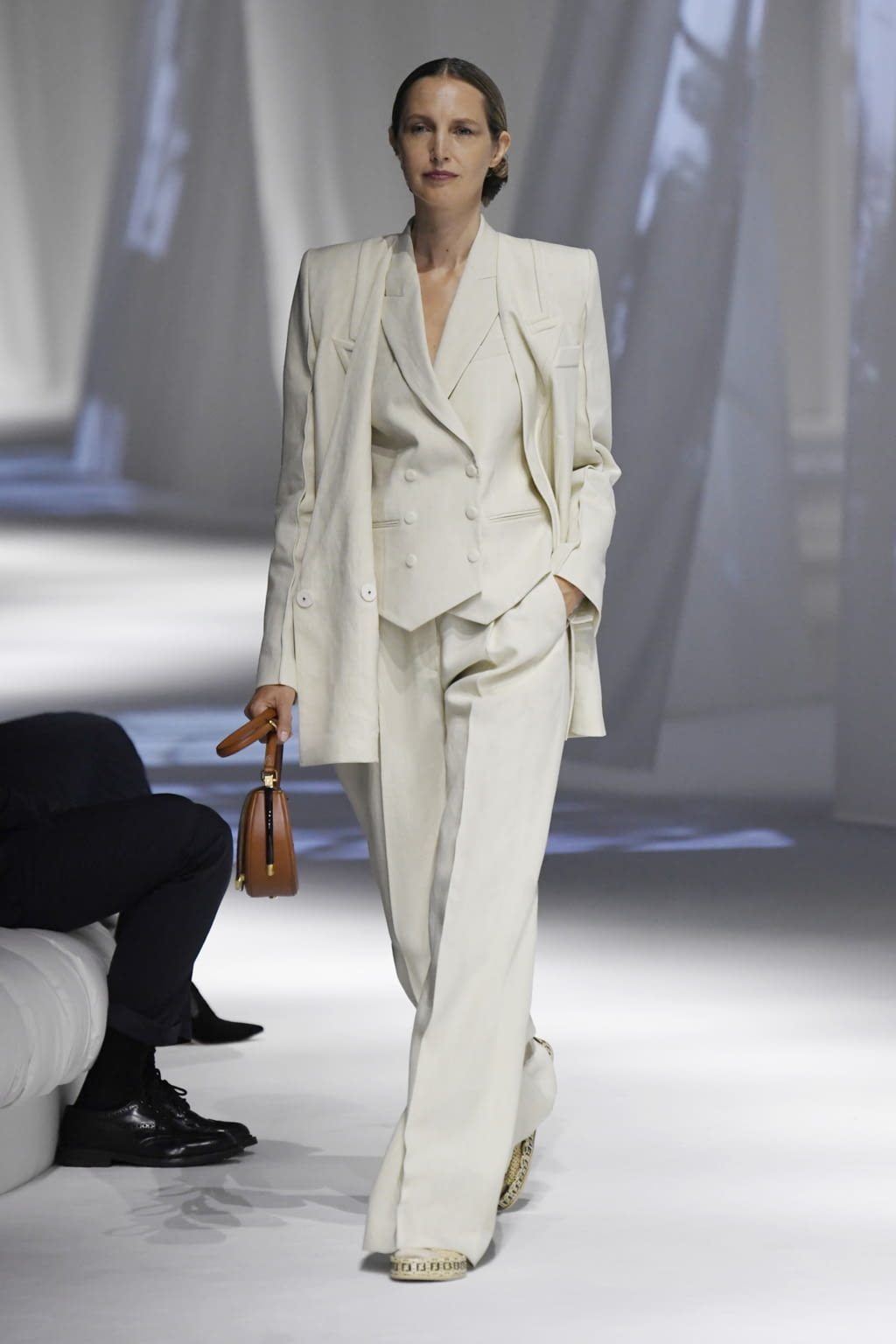 Fashion Week Milan Spring/Summer 2021 look 15 from the Fendi collection 女装