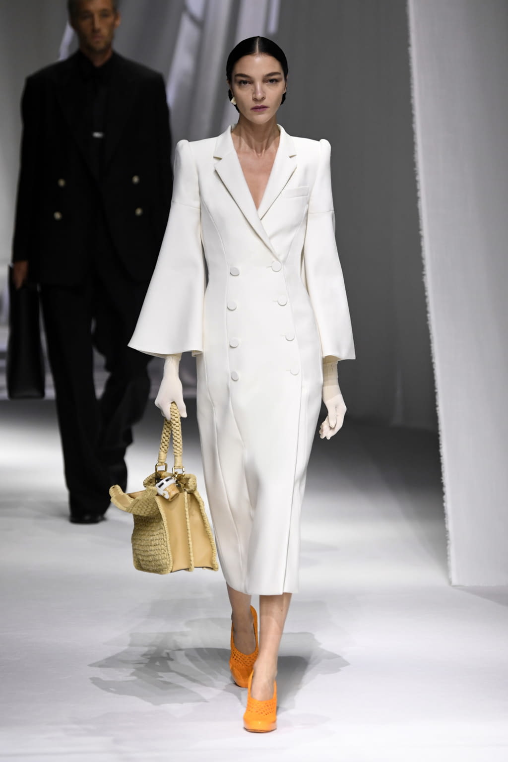 Fashion Week Milan Spring/Summer 2021 look 39 from the Fendi collection 女装