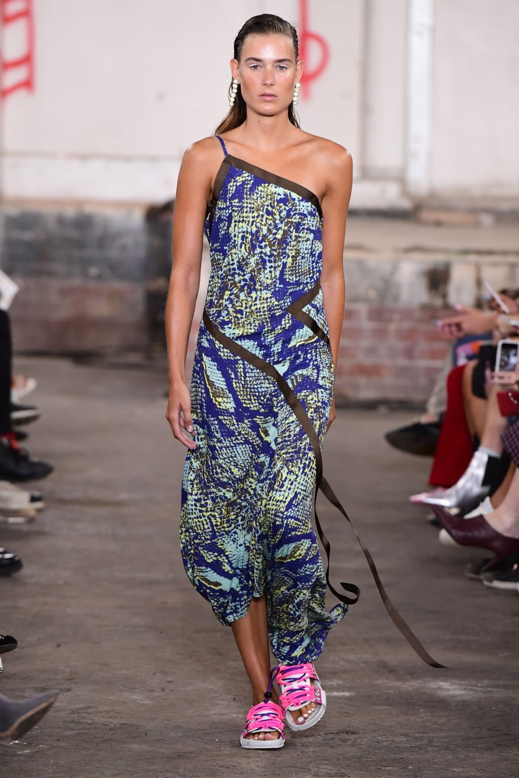 Fashion Week London Spring/Summer 2019 look 19 from the House of Holland collection womenswear