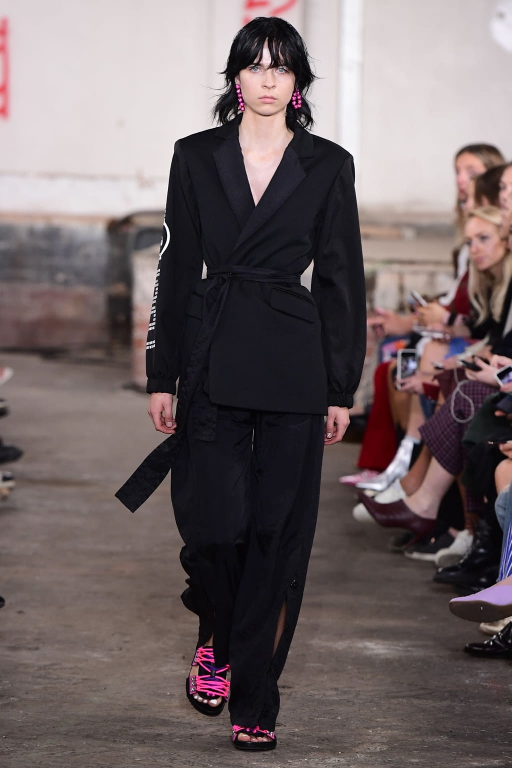 Fashion Week London Spring/Summer 2019 look 27 from the House of Holland collection 女装