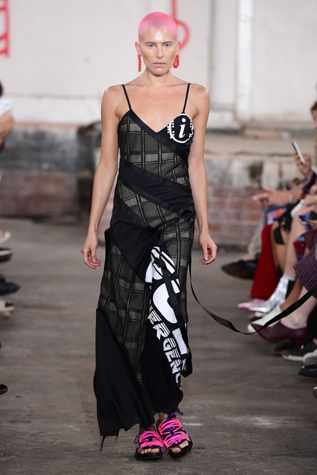 Fashion Week London Spring/Summer 2019 look 29 from the House of Holland collection womenswear