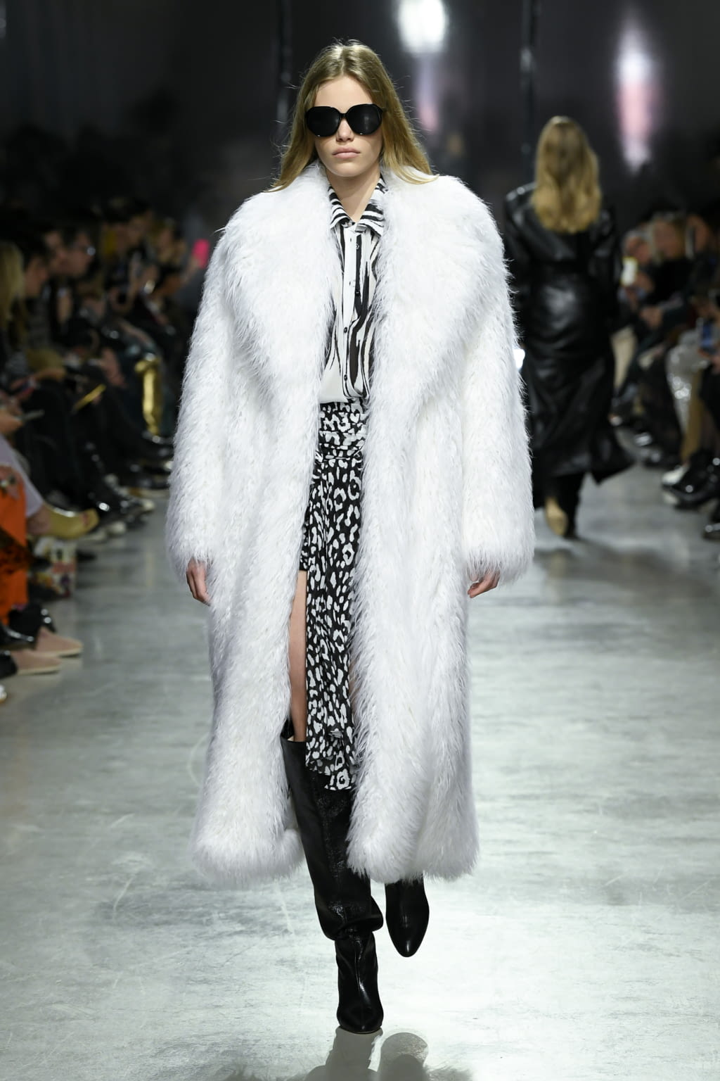 Fashion Week Paris Fall/Winter 2020 look 3 from the Ingie Paris collection womenswear