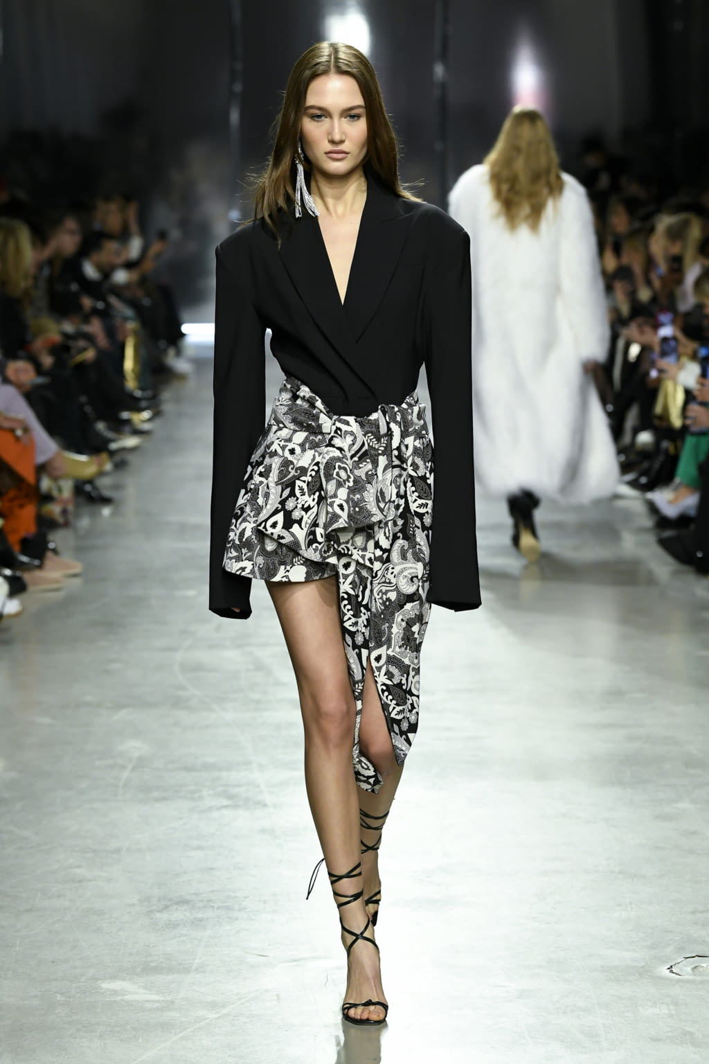 Fashion Week Paris Fall/Winter 2020 look 2 de la collection Ingie Paris womenswear
