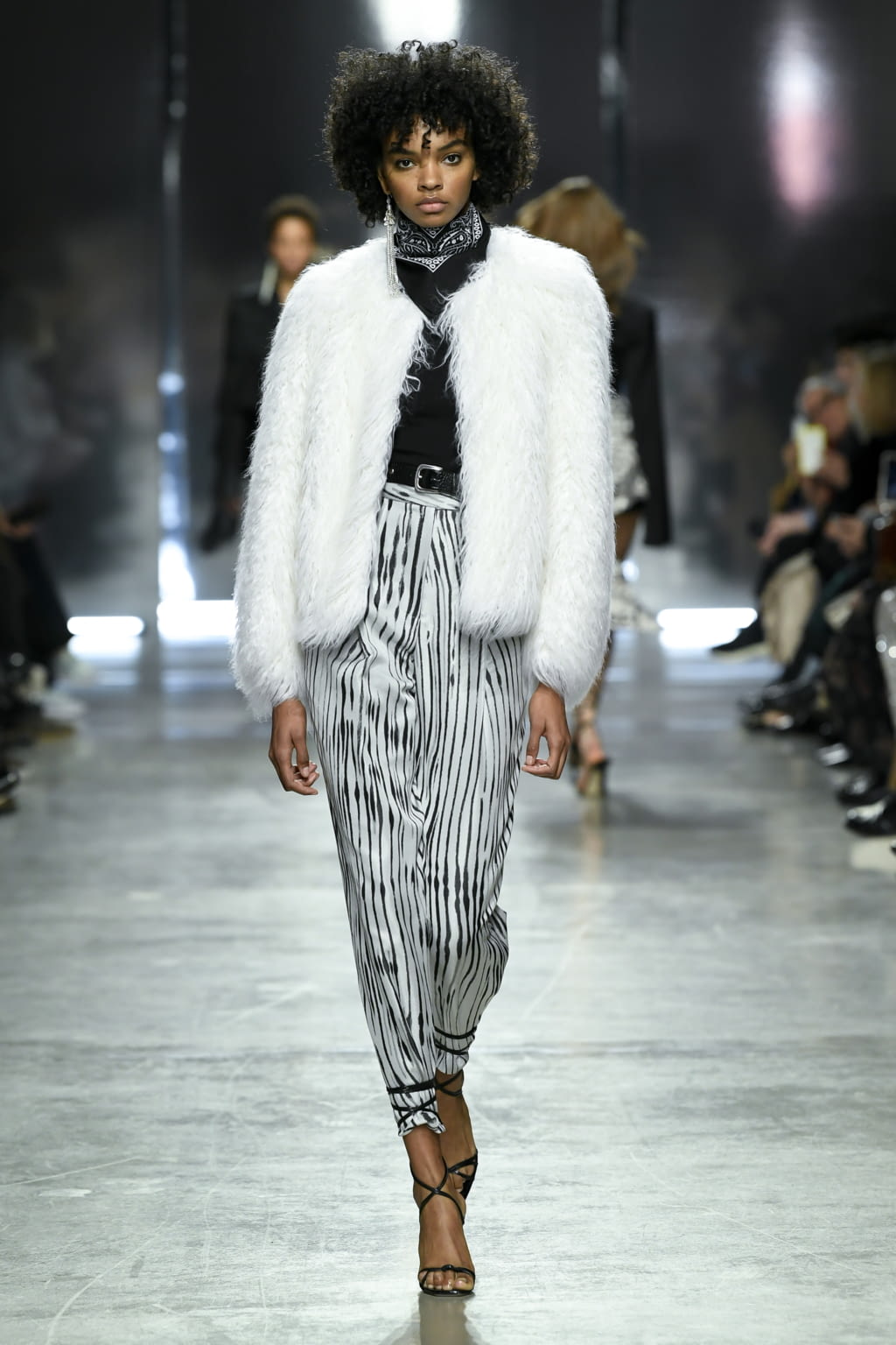 Fashion Week Paris Fall/Winter 2020 look 4 from the Ingie Paris collection womenswear