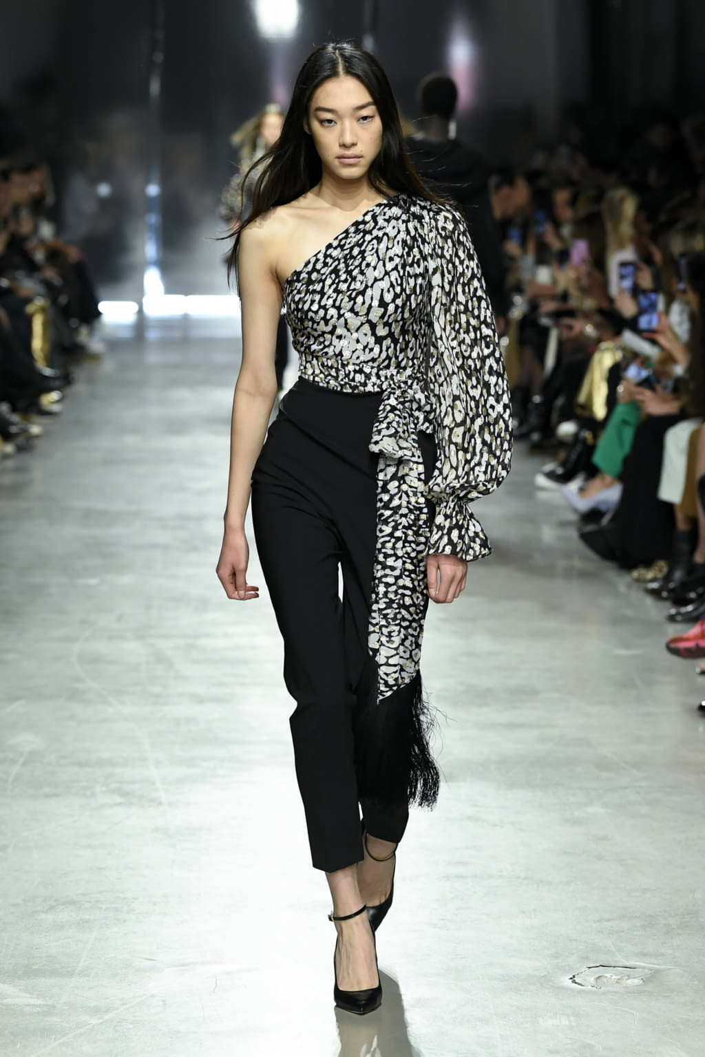 Fashion Week Paris Fall/Winter 2020 look 22 de la collection Ingie Paris womenswear