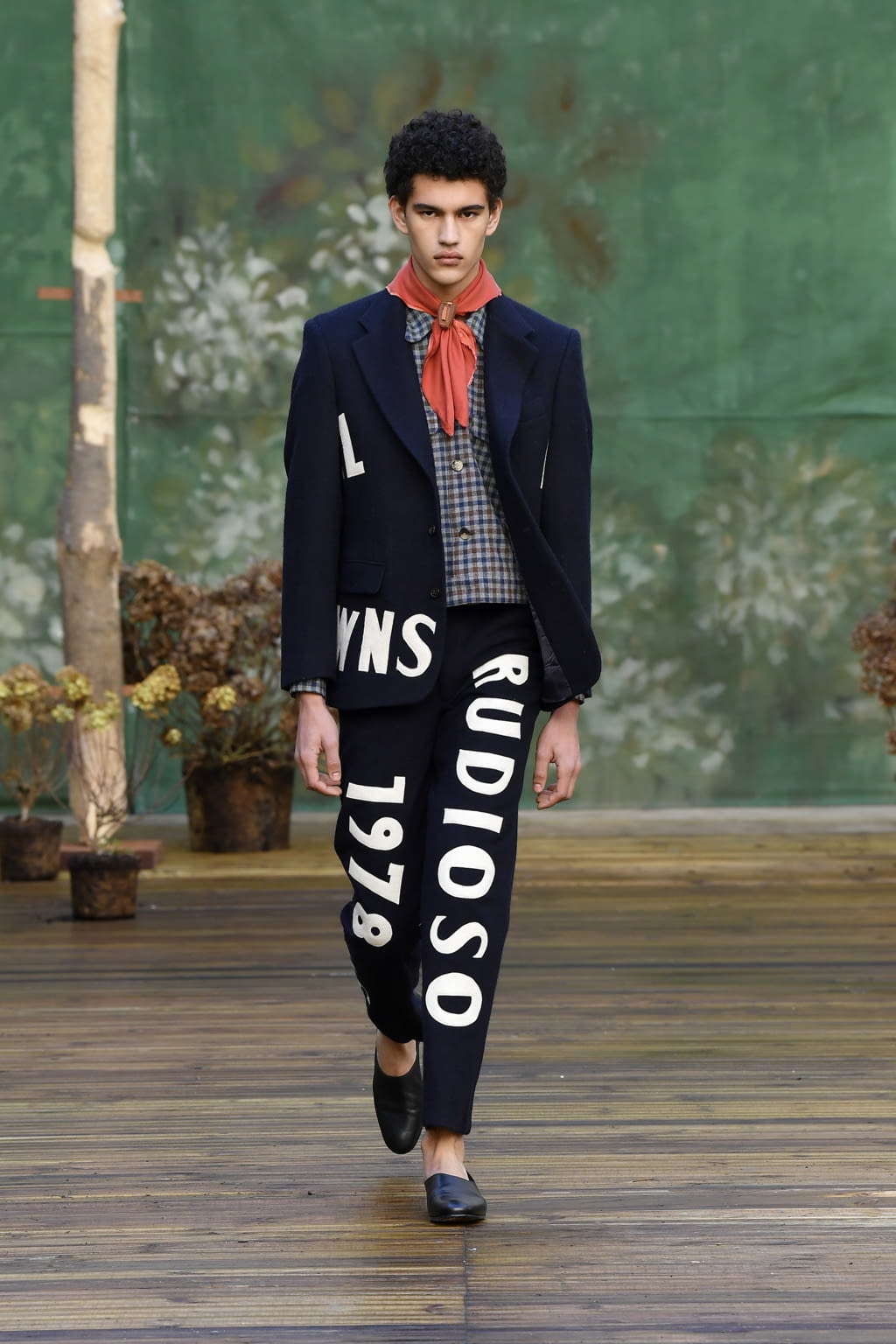 Fashion Week Paris Fall/Winter 2020 look 1 de la collection Bode menswear