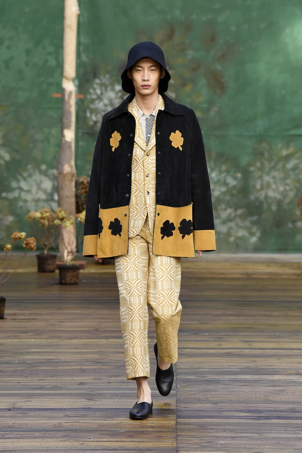 Fashion Week Paris Fall/Winter 2020 look 11 from the Bode collection menswear