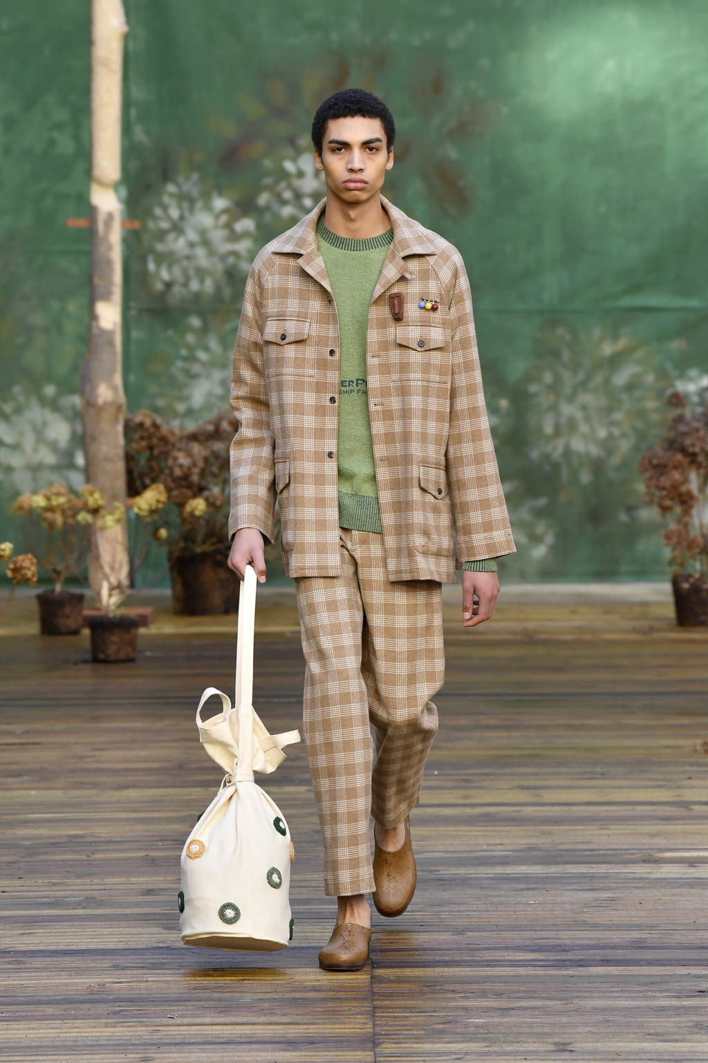 Fashion Week Paris Fall/Winter 2020 look 20 from the Bode collection 男装