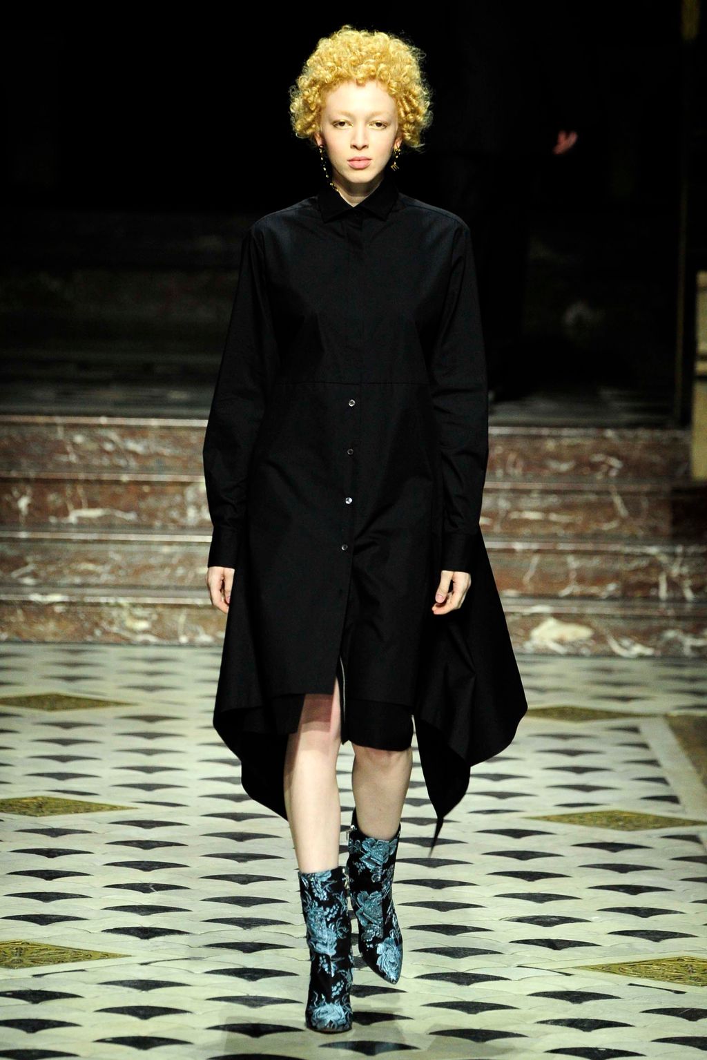 Fashion Week Paris Fall/Winter 2018 look 14 from the Lutz Huelle collection womenswear