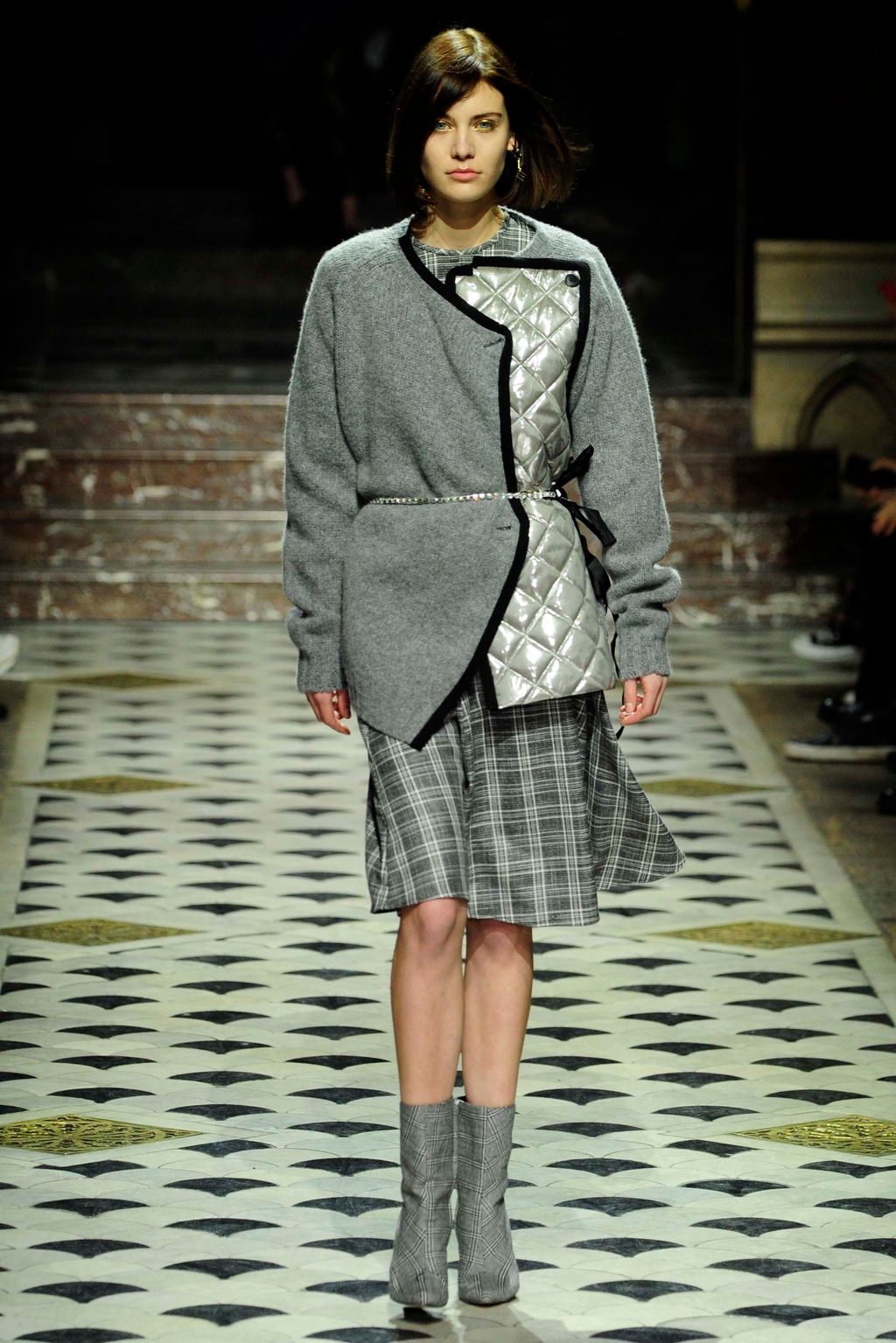 Fashion Week Paris Fall/Winter 2018 look 21 from the Lutz Huelle collection womenswear