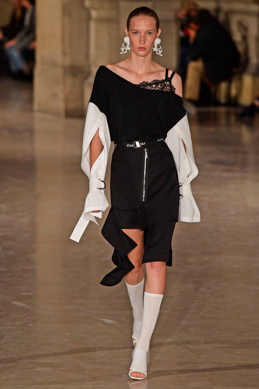 Fashion Week Paris Spring/Summer 2019 look 22 from the Masha Ma collection 女装
