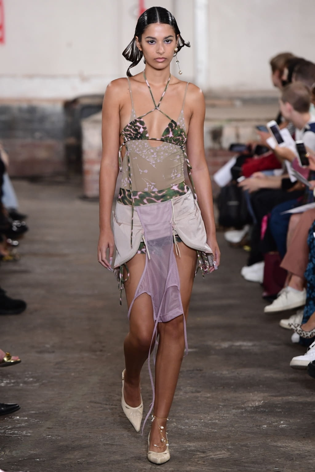 Fashion Week London Spring/Summer 2019 look 7 from the Fashion East collection 女装