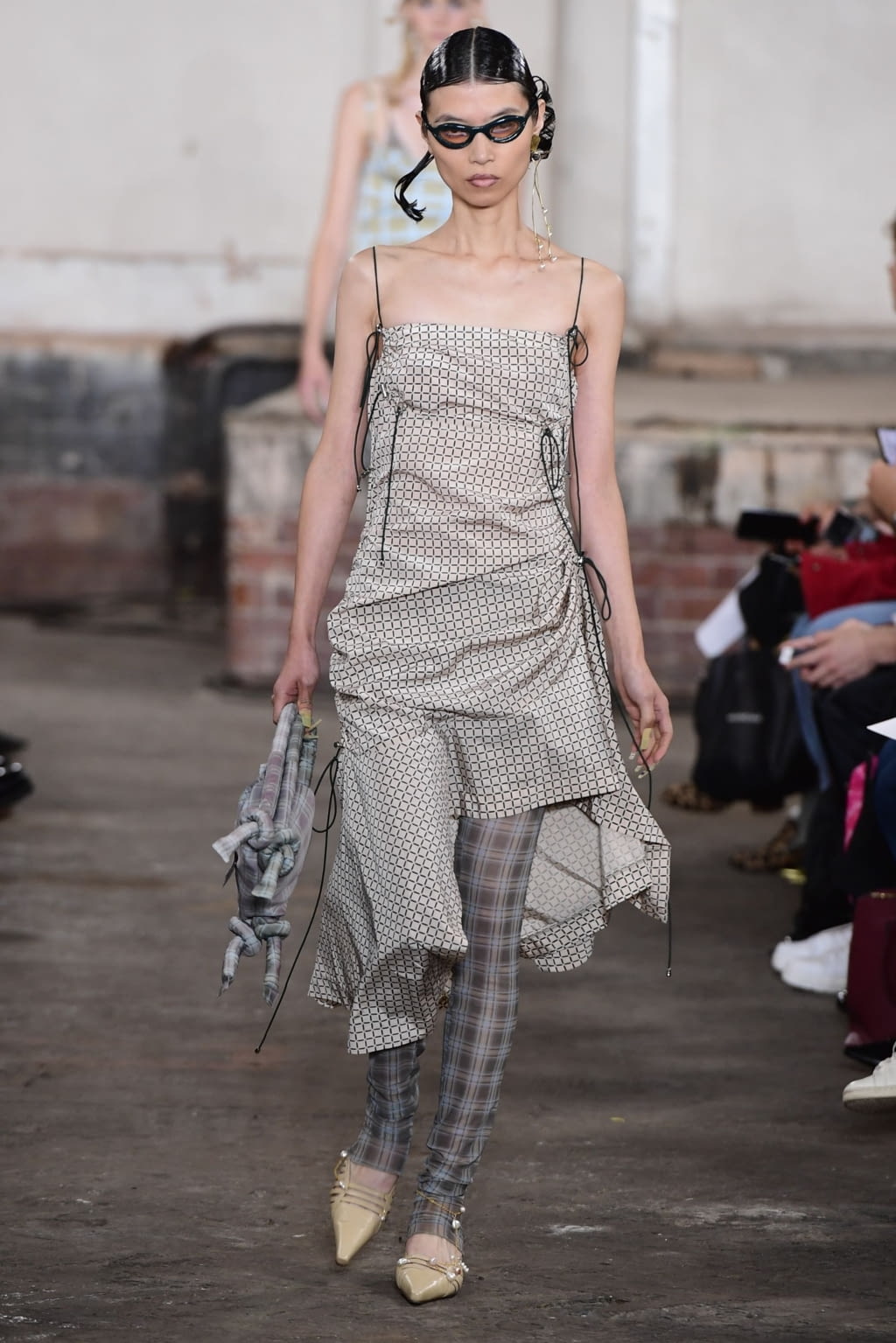 Fashion Week London Spring/Summer 2019 look 13 de la collection Fashion East womenswear