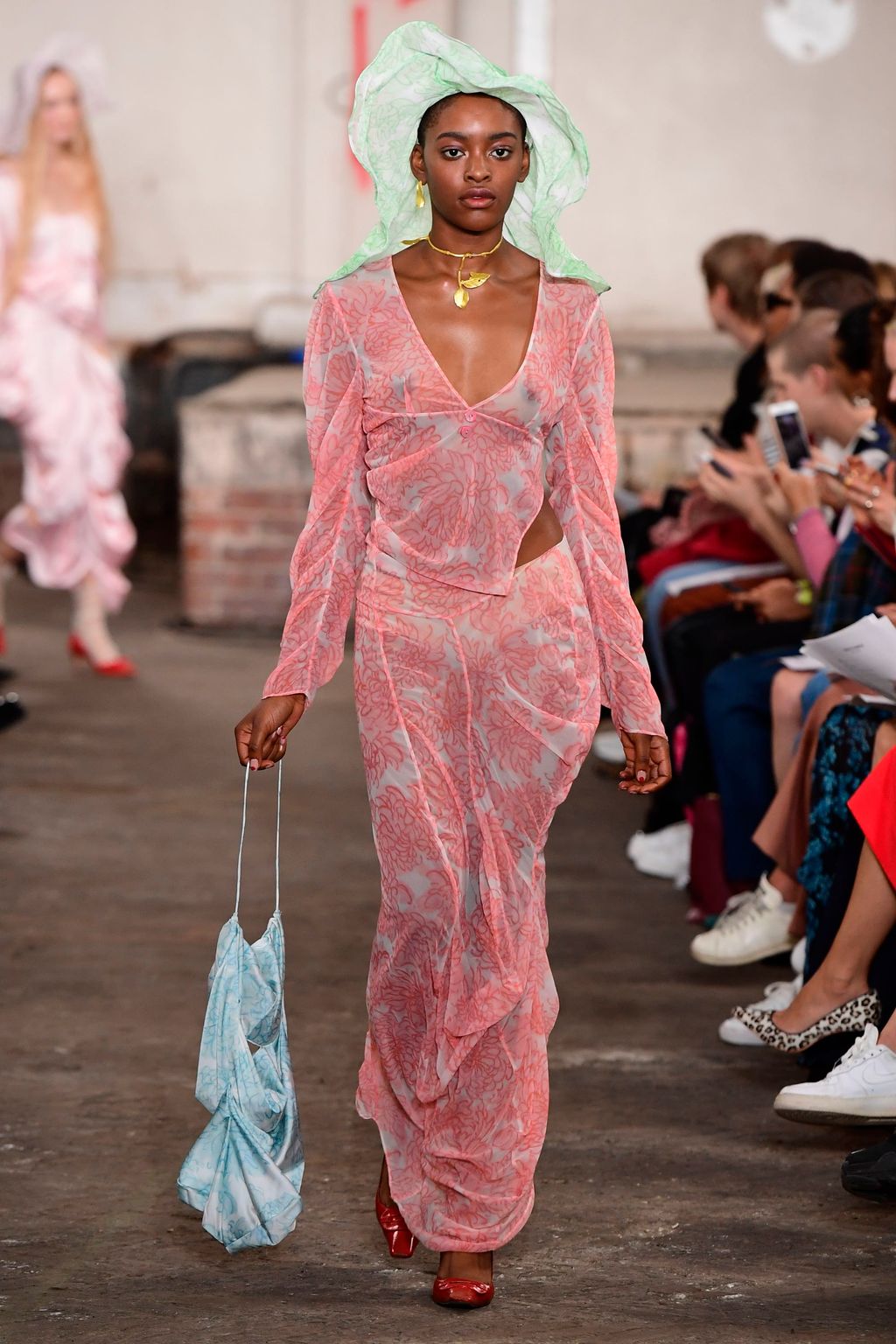 Fashion Week London Spring/Summer 2019 look 22 de la collection Fashion East womenswear