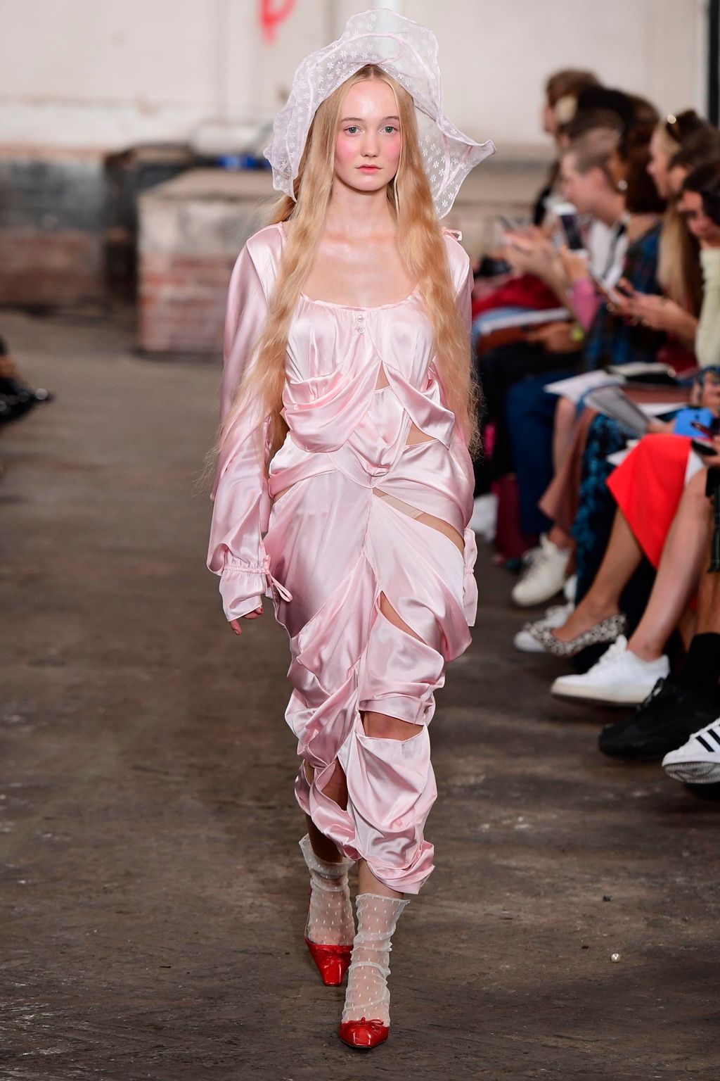 Fashion Week London Spring/Summer 2019 look 23 from the Fashion East collection 女装