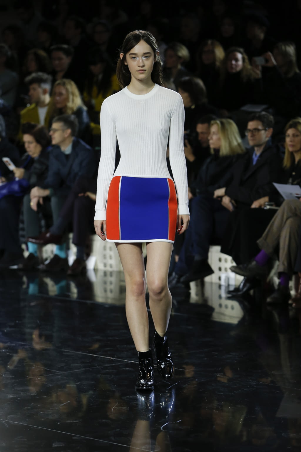 Fashion Week Paris Fall/Winter 2016 look 23 from the Courrèges collection 女装