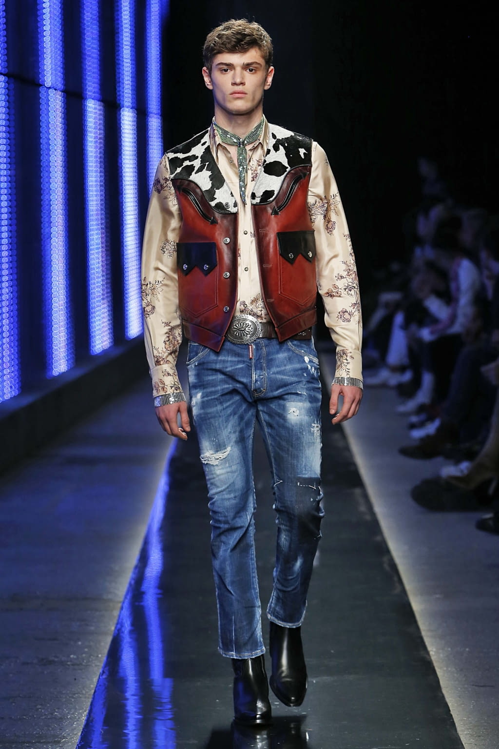 Fashion Week Milan Fall/Winter 2018 look 35 from the Dsquared2 collection menswear