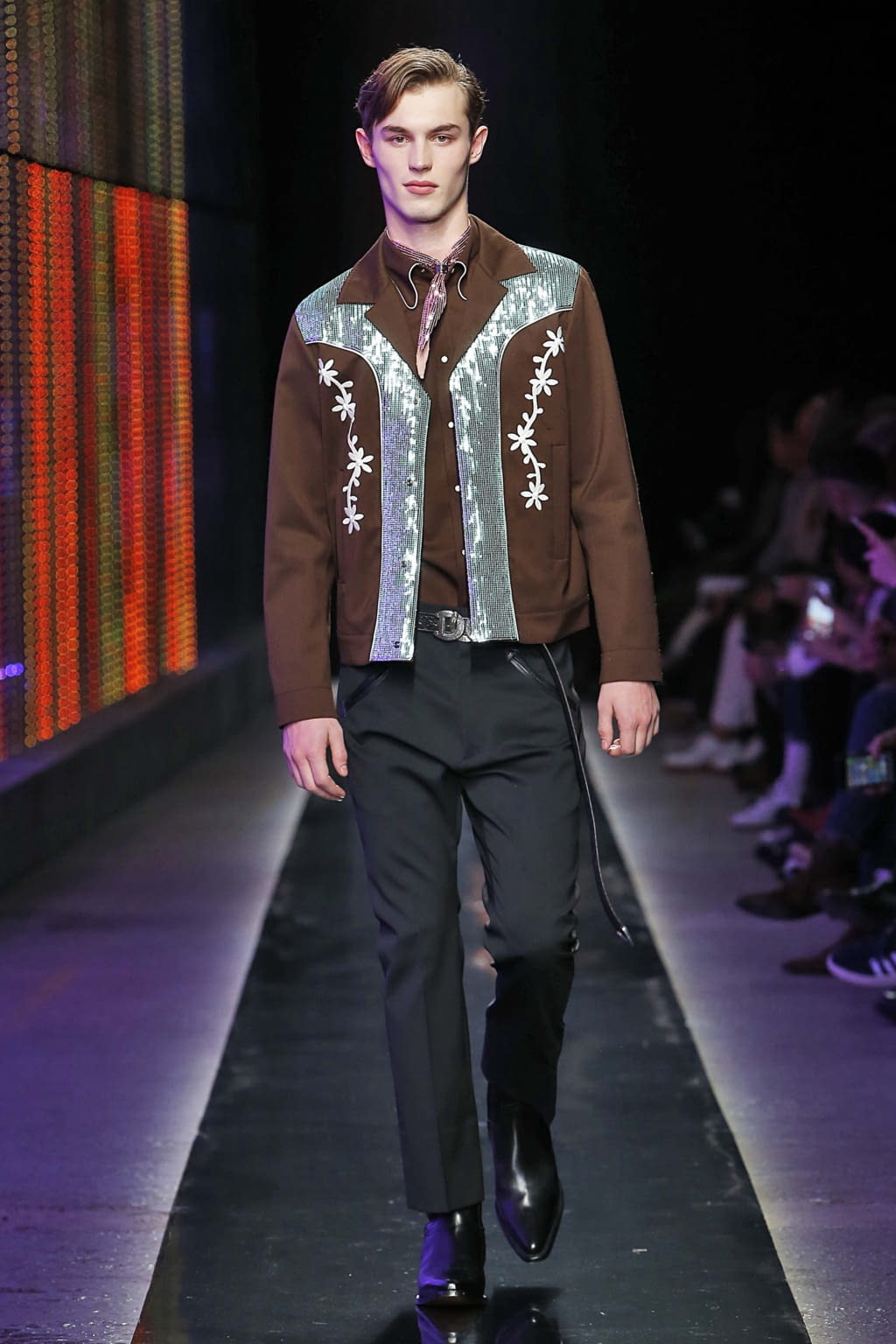 Fashion Week Milan Fall/Winter 2018 look 42 from the Dsquared2 collection menswear