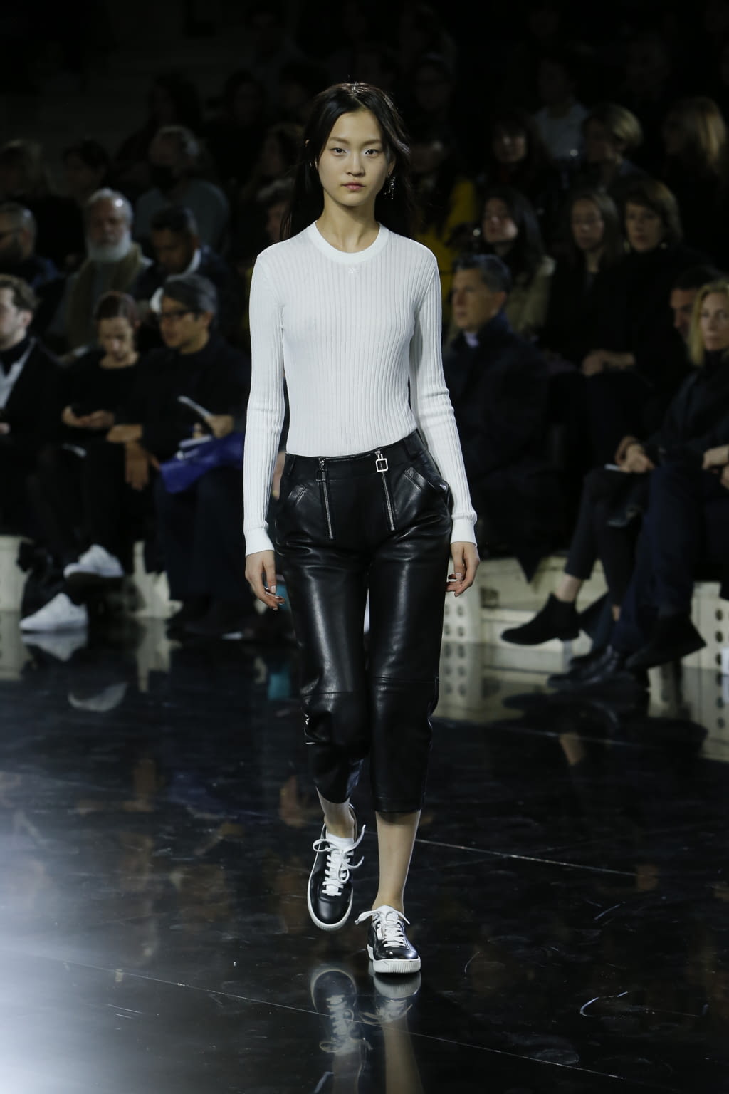 Fashion Week Paris Fall/Winter 2016 look 40 from the Courrèges collection womenswear