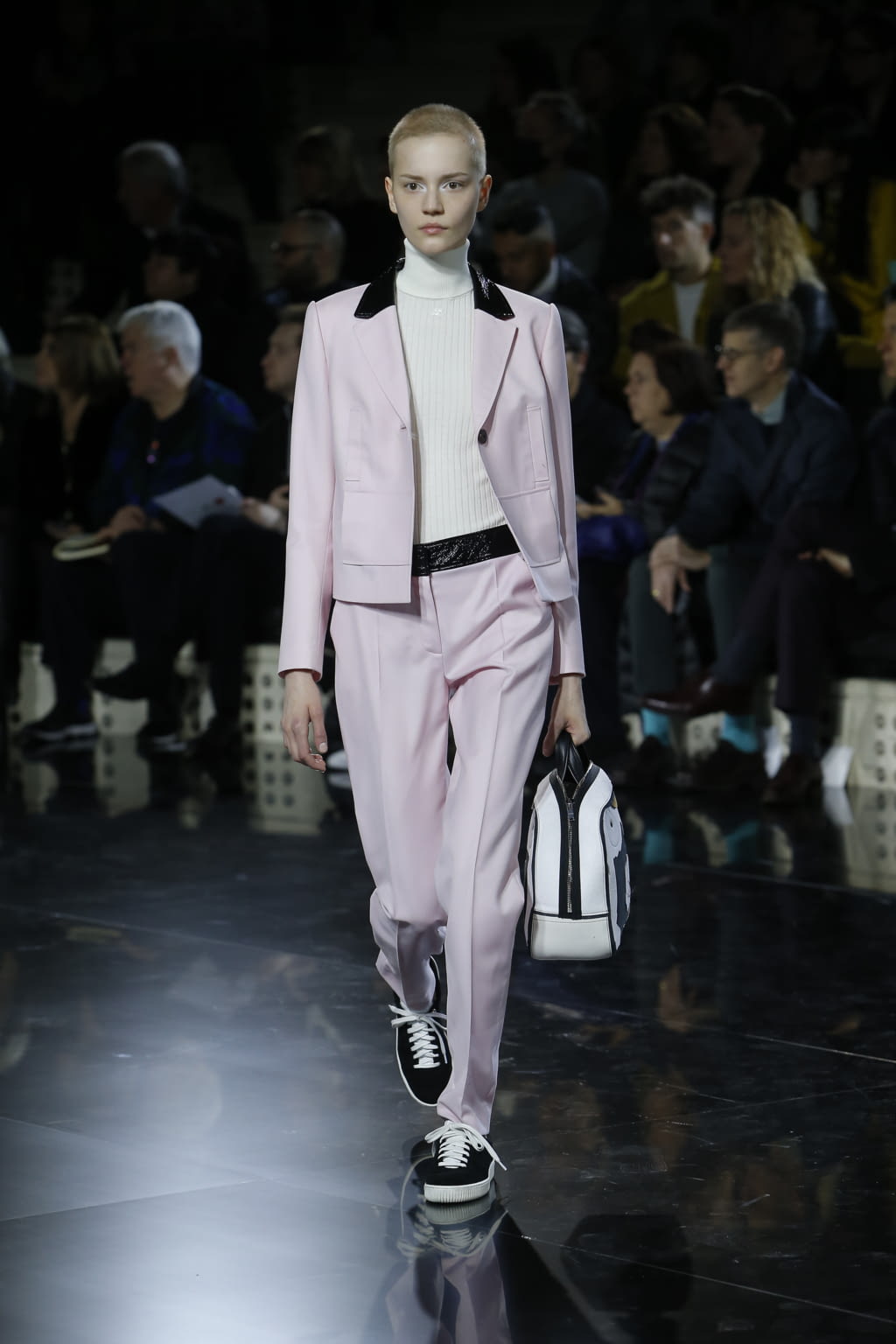 Fashion Week Paris Fall/Winter 2016 look 46 from the Courrèges collection womenswear