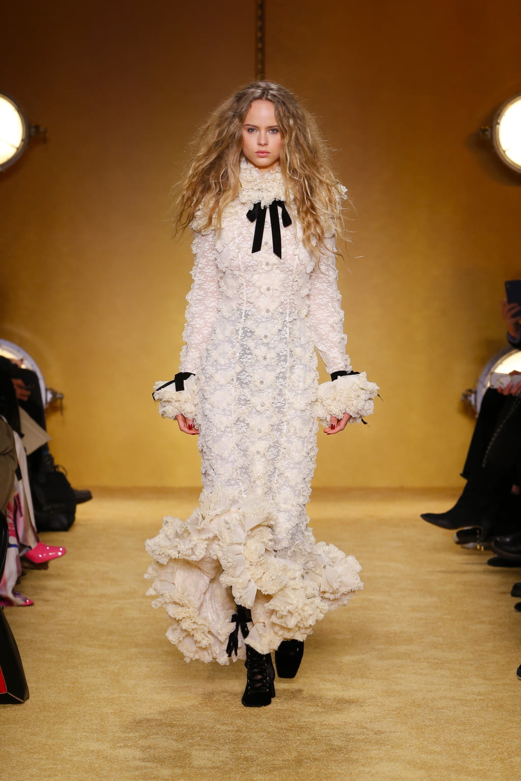 Fashion Week New York Fall/Winter 2020 look 37 from the Zimmermann collection 女装