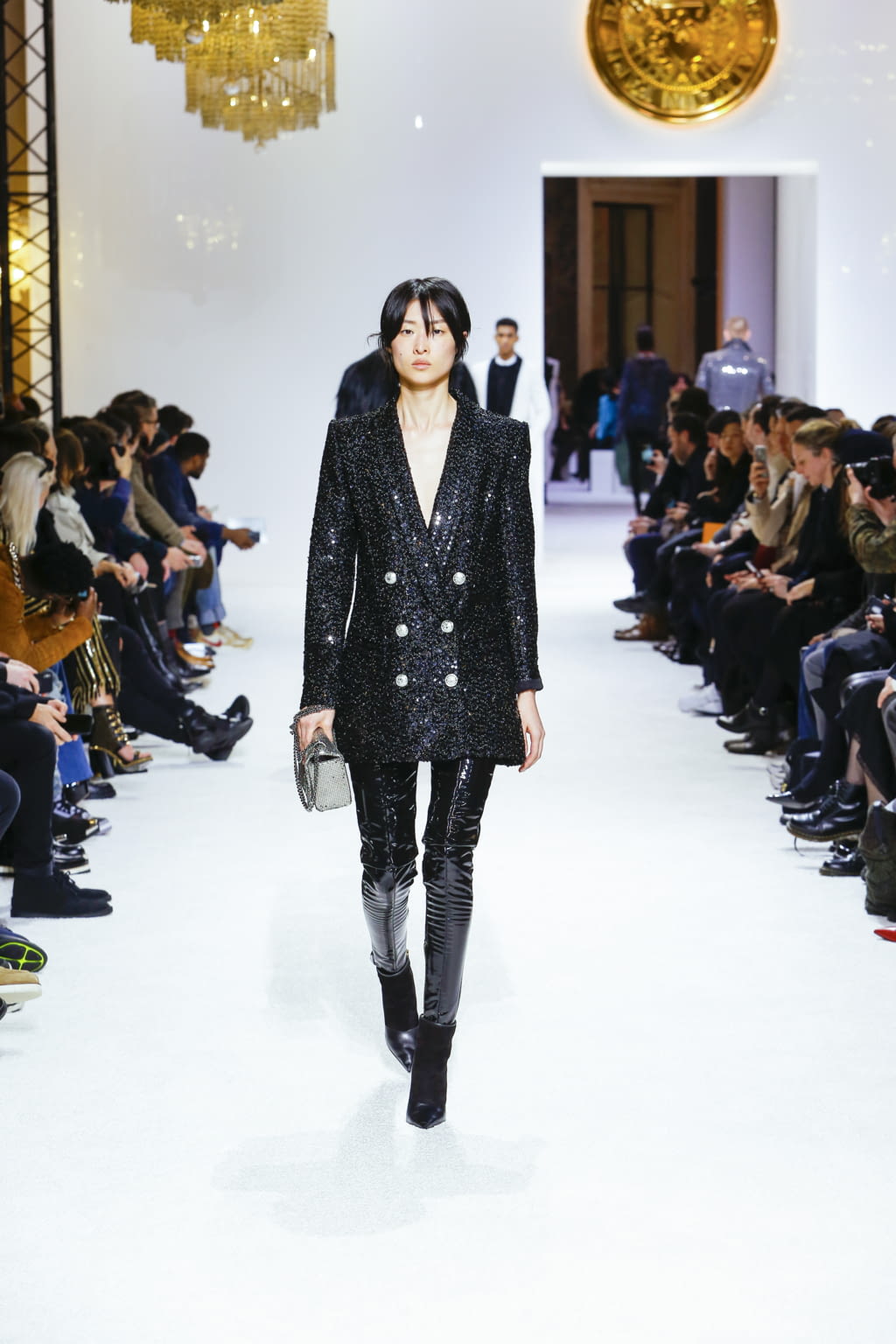 Fashion Week Paris Fall/Winter 2018 look 80 from the Balmain collection menswear