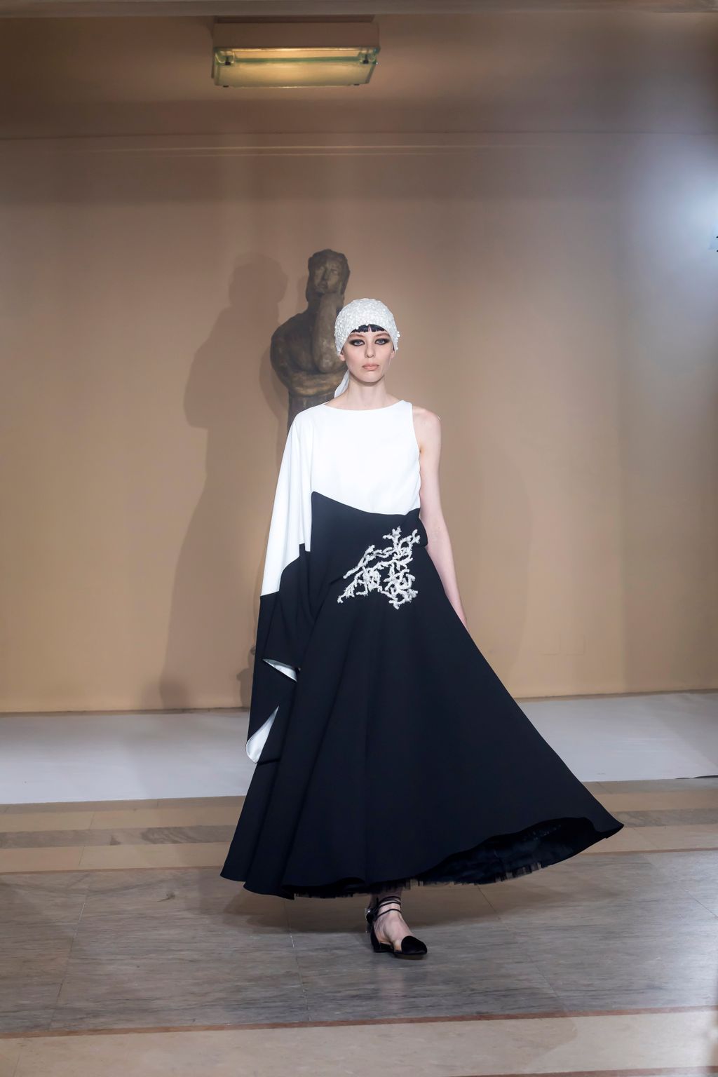 Fashion Week Paris Spring/Summer 2019 look 16 de la collection Stephane Rolland couture