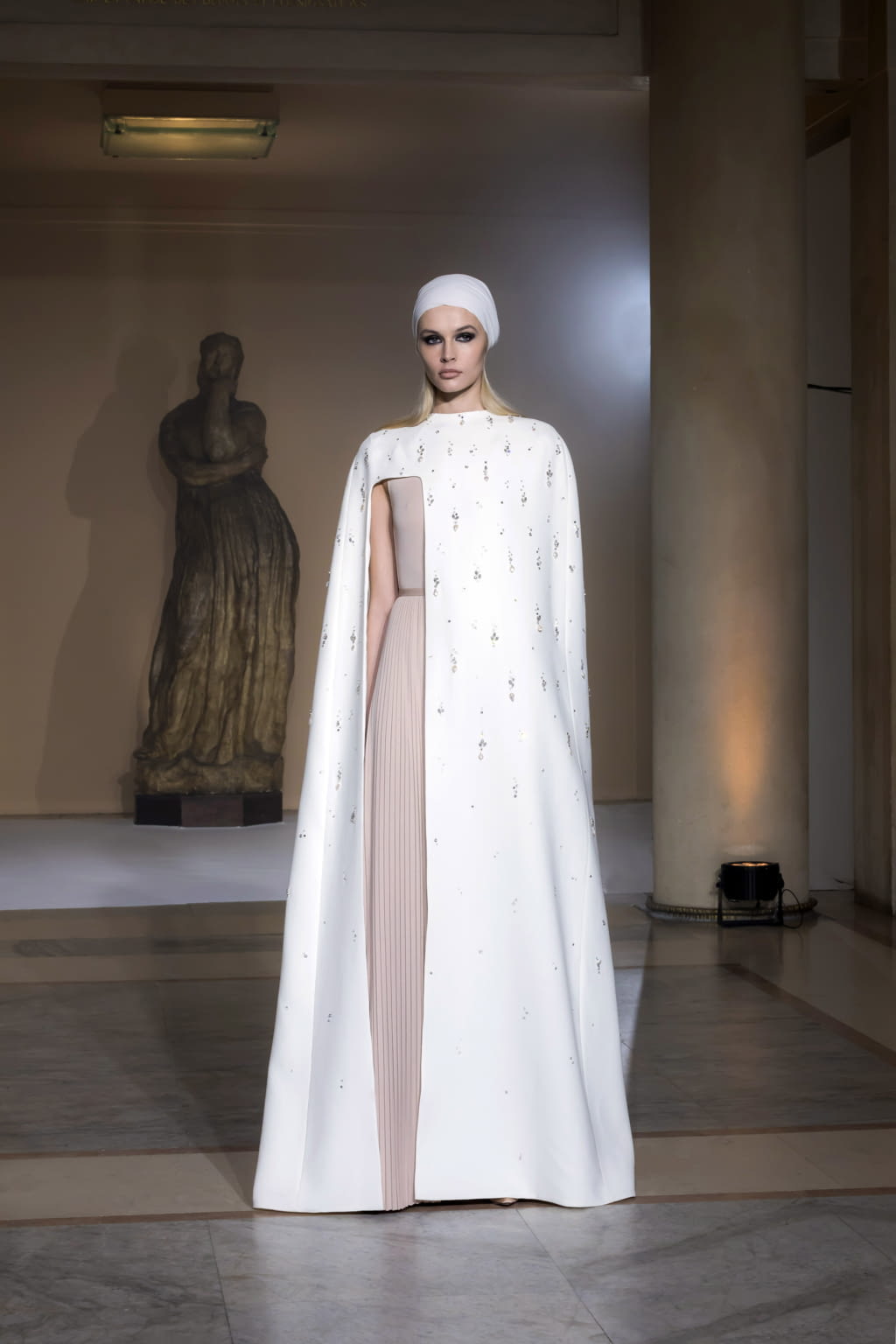Fashion Week Paris Spring/Summer 2019 look 19 from the Stephane Rolland collection 高级定制