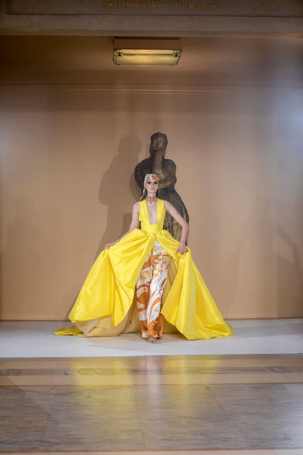 Fashion Week Paris Spring/Summer 2019 look 24 de la collection Stephane Rolland couture