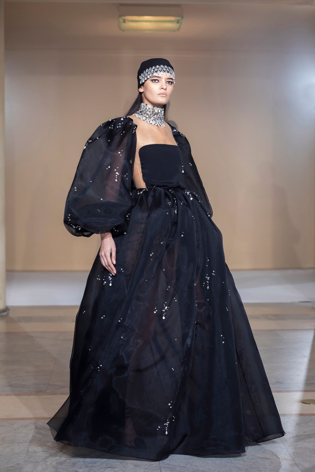 Fashion Week Paris Spring/Summer 2019 look 28 from the Stephane Rolland collection couture