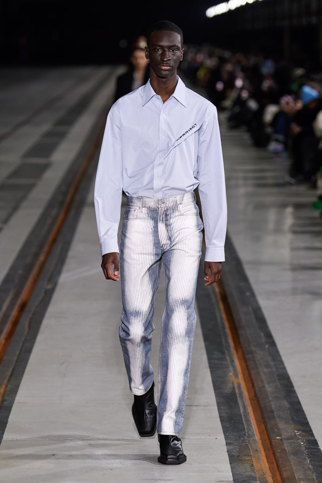 Fashion Week Paris Fall/Winter 2022 look 2 de la collection Y/PROJECT menswear