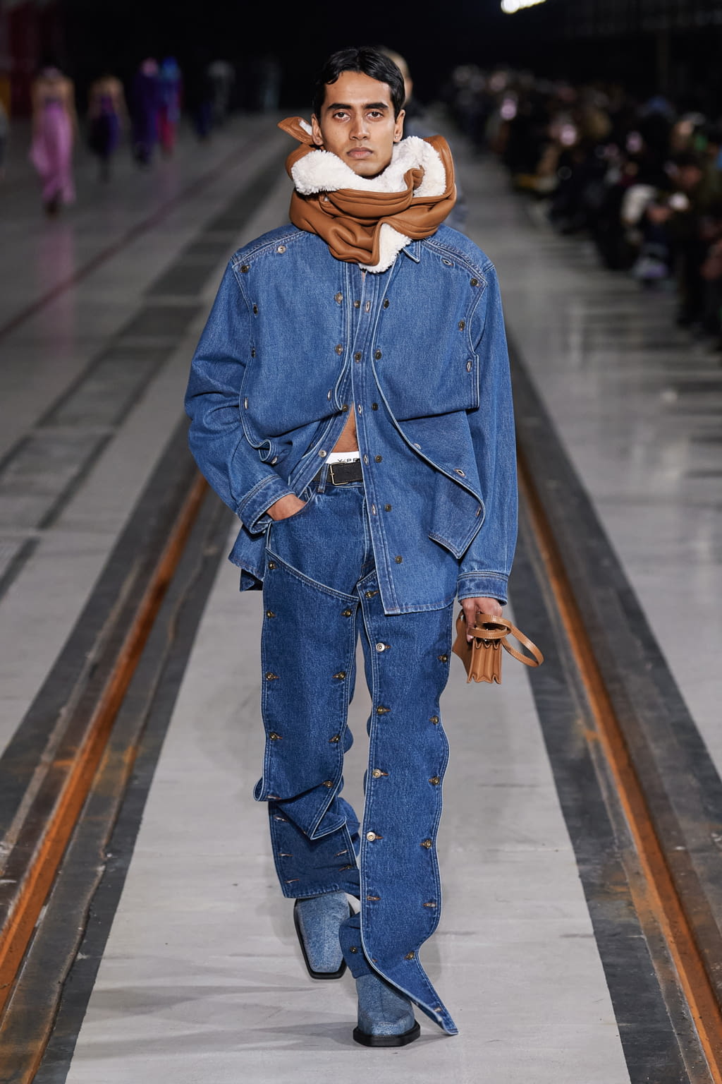 Fashion Week Paris Fall/Winter 2022 look 21 from the Y/PROJECT collection menswear