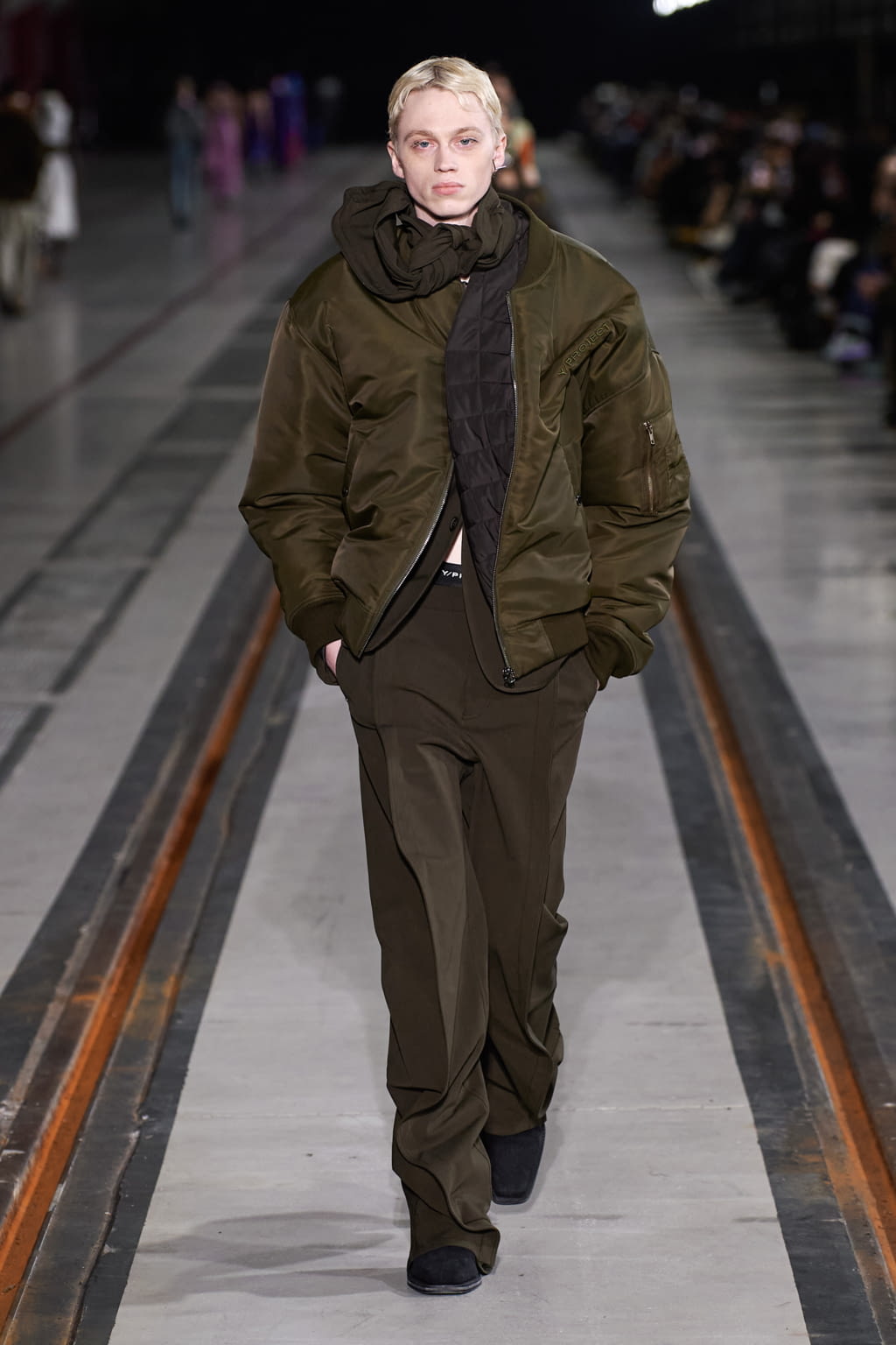 Fashion Week Paris Fall/Winter 2022 look 24 from the Y/PROJECT collection menswear