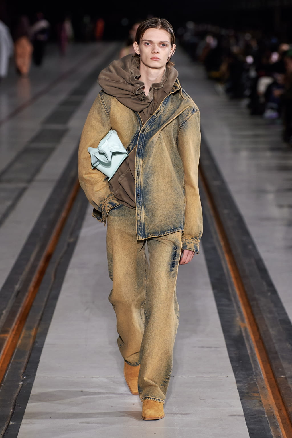 Fashion Week Paris Fall/Winter 2022 look 46 from the Y/PROJECT collection 男装