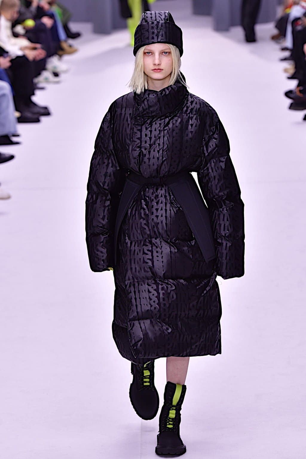 Fashion Week Paris Fall/Winter 2022 look 5 from the Rains collection menswear