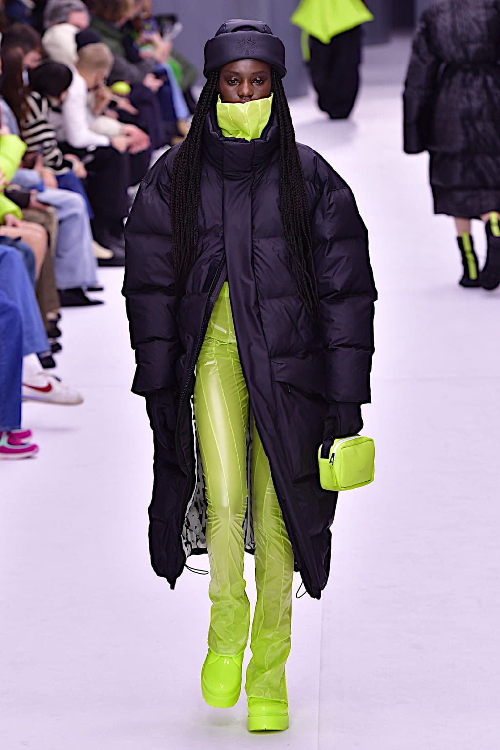 Fashion Week Paris Fall/Winter 2022 look 7 de la collection Rains menswear