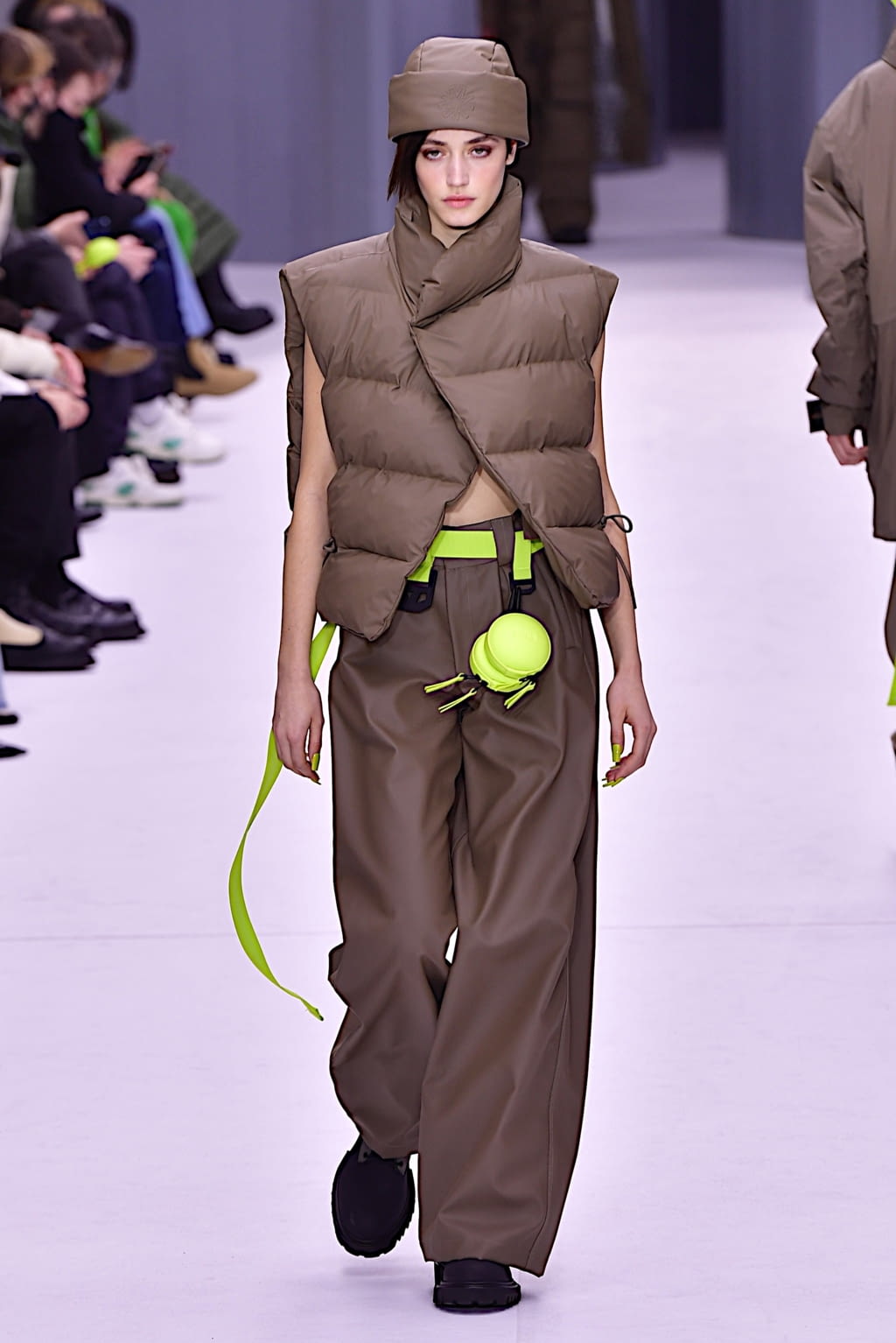 Fashion Week Paris Fall/Winter 2022 look 13 from the Rains collection 男装