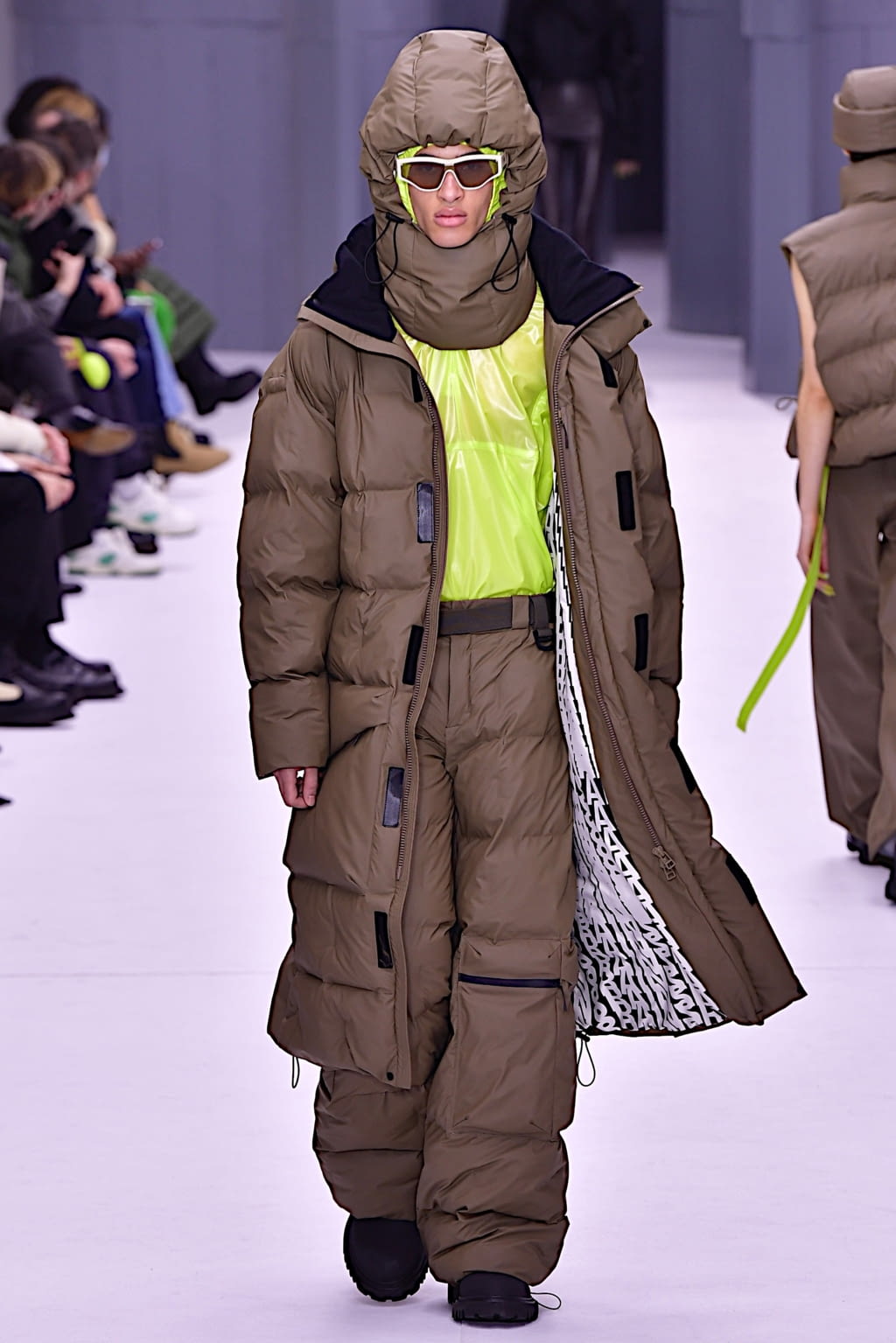 Fashion Week Paris Fall/Winter 2022 look 15 from the Rains collection menswear