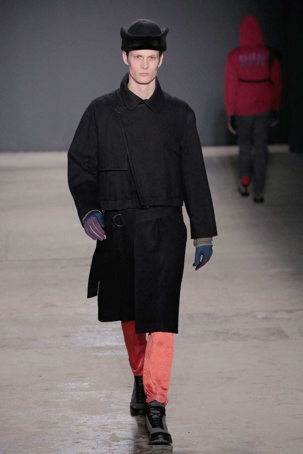 Fashion Week New York Fall/Winter 2017 look 19 from the Robert Geller collection 男装