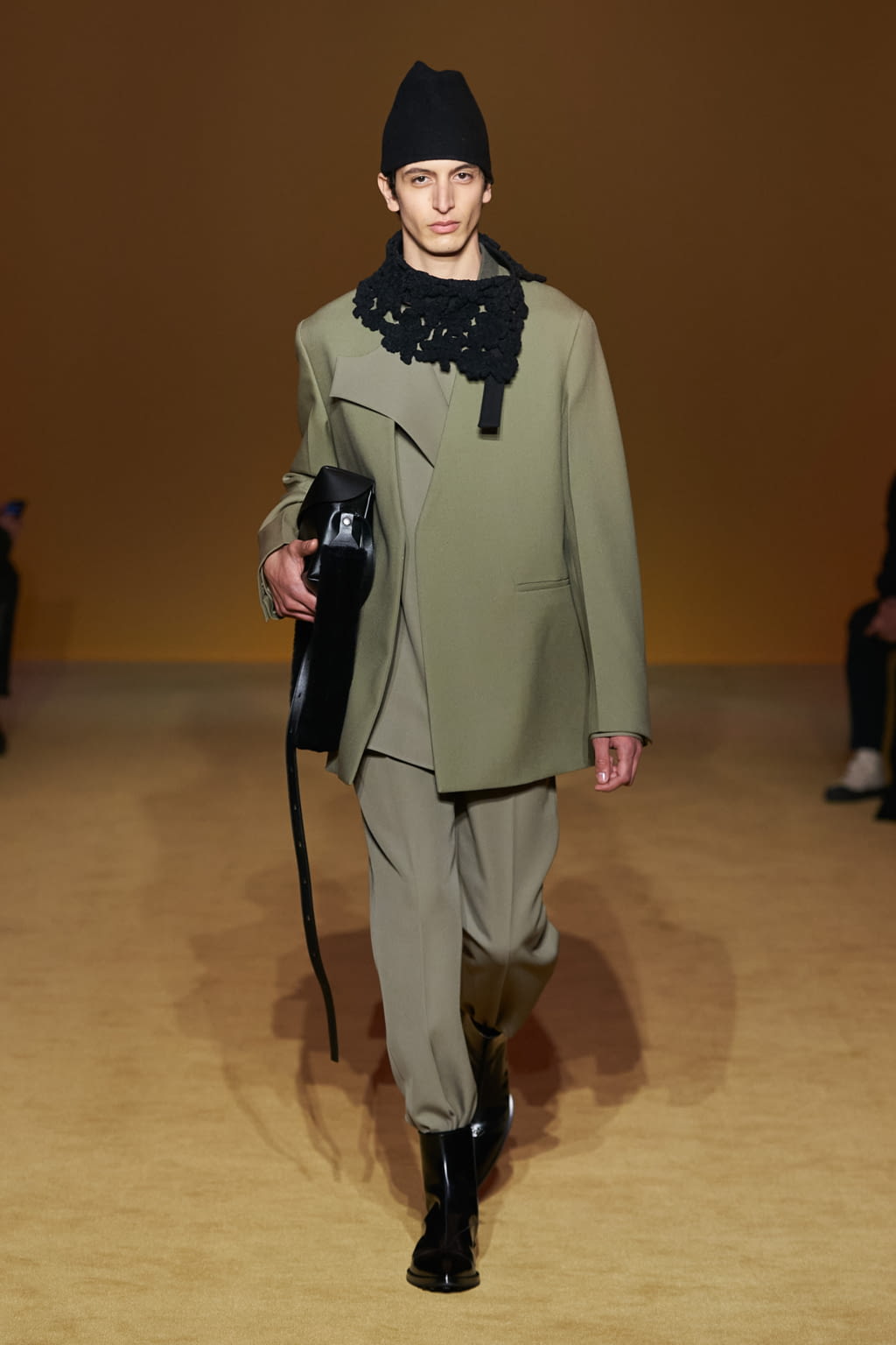 Fashion Week Paris Fall/Winter 2022 look 2 from the Jil Sander collection menswear