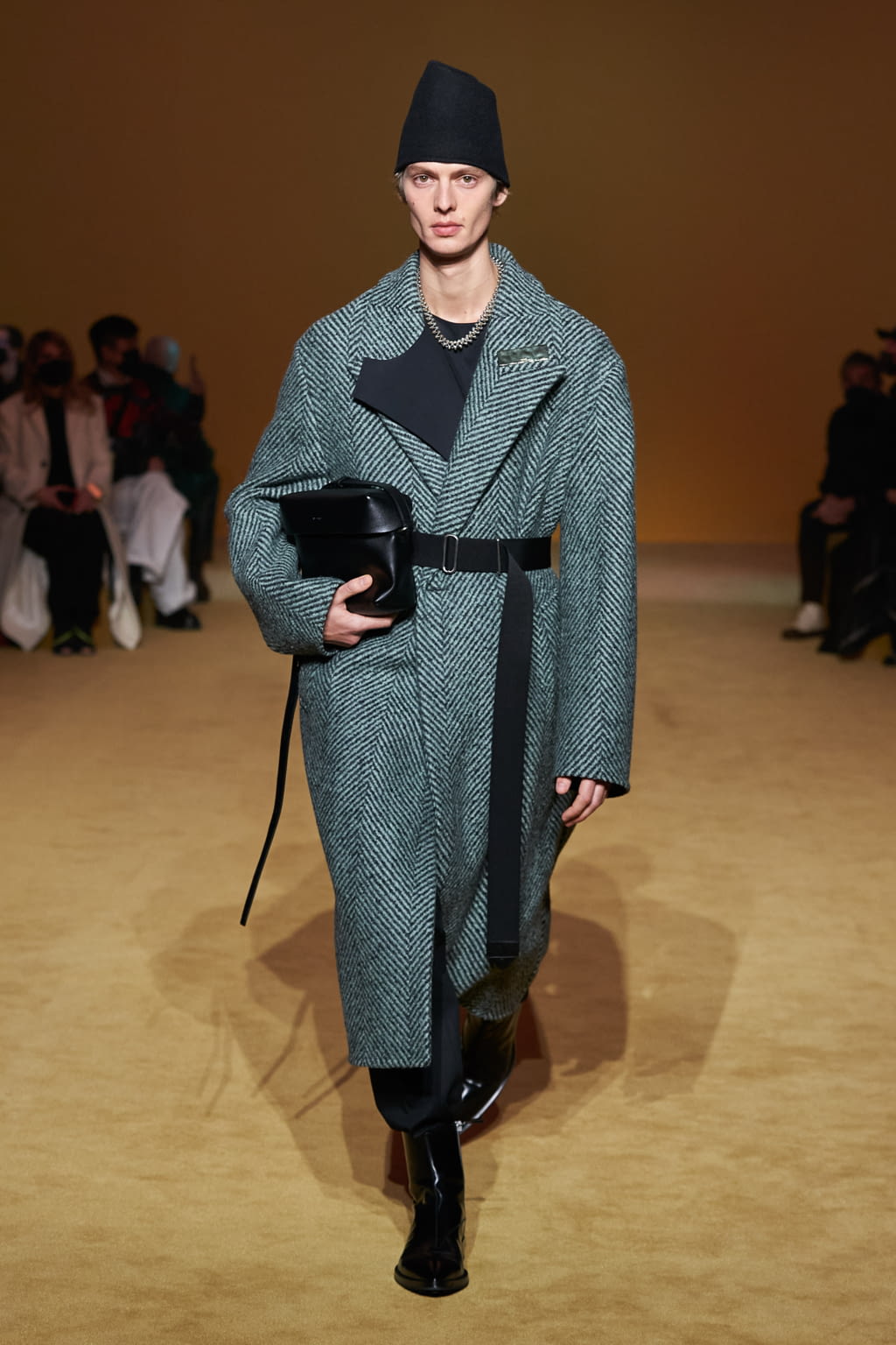 Fashion Week Paris Fall/Winter 2022 look 9 from the Jil Sander collection menswear