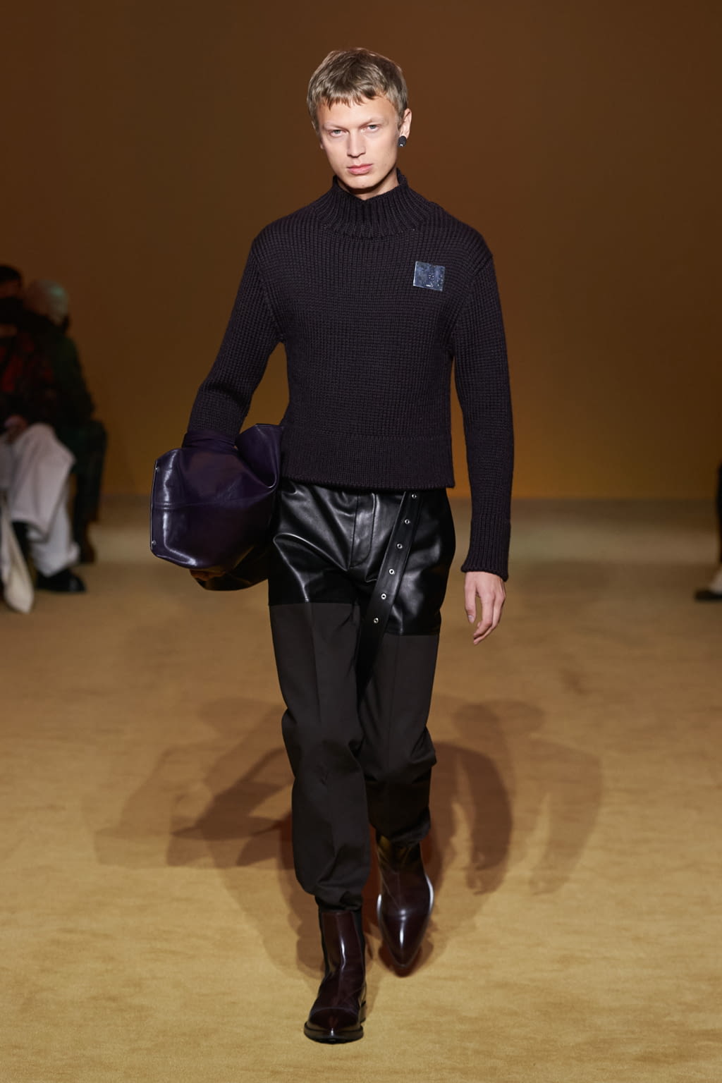 Fashion Week Paris Fall/Winter 2022 look 14 from the Jil Sander collection menswear