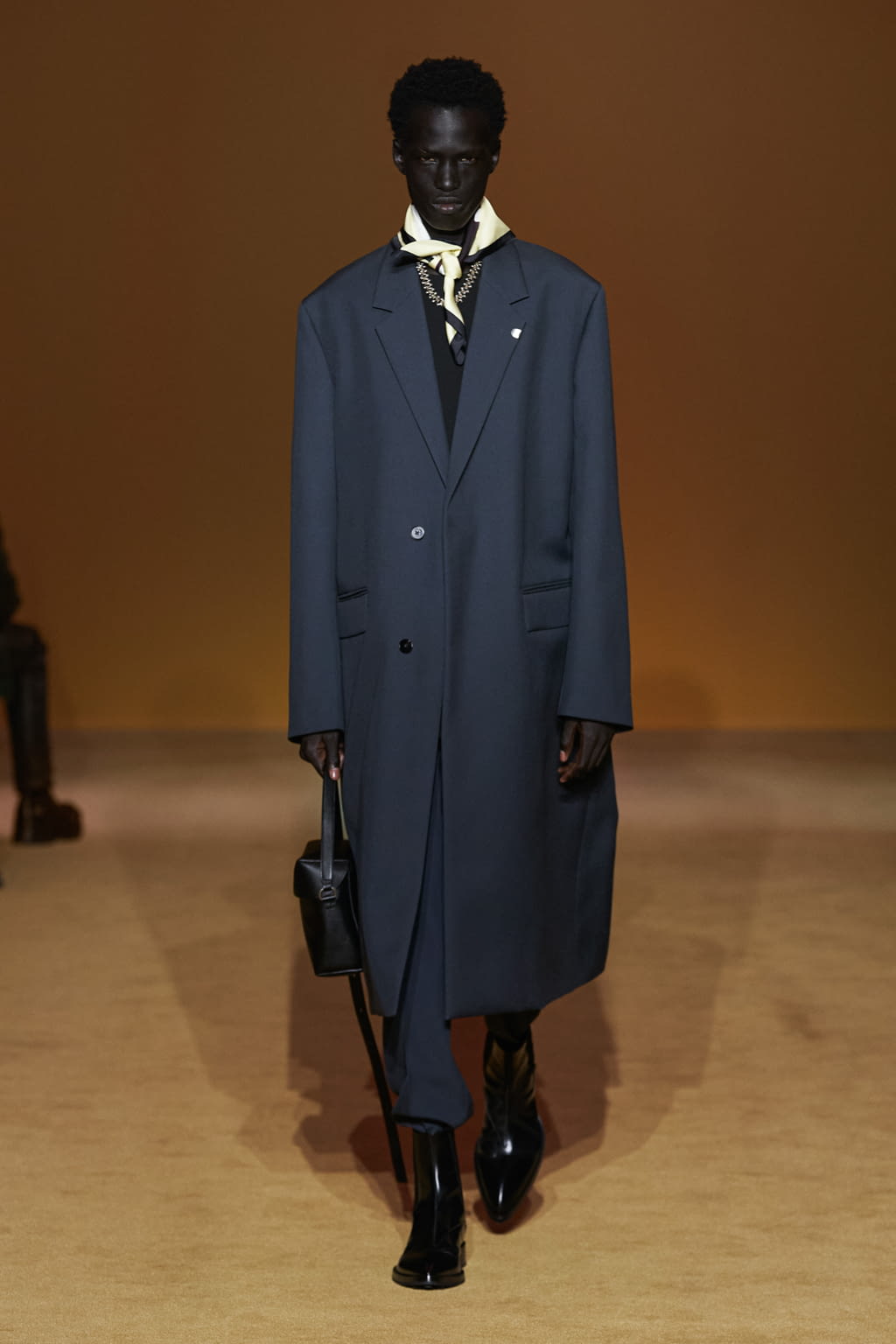 Fashion Week Paris Fall/Winter 2022 look 34 from the Jil Sander collection 男装