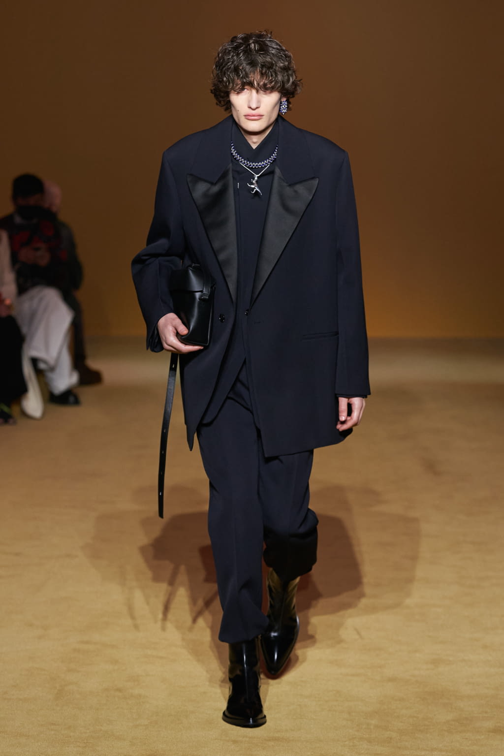Fashion Week Paris Fall/Winter 2022 look 40 from the Jil Sander collection menswear